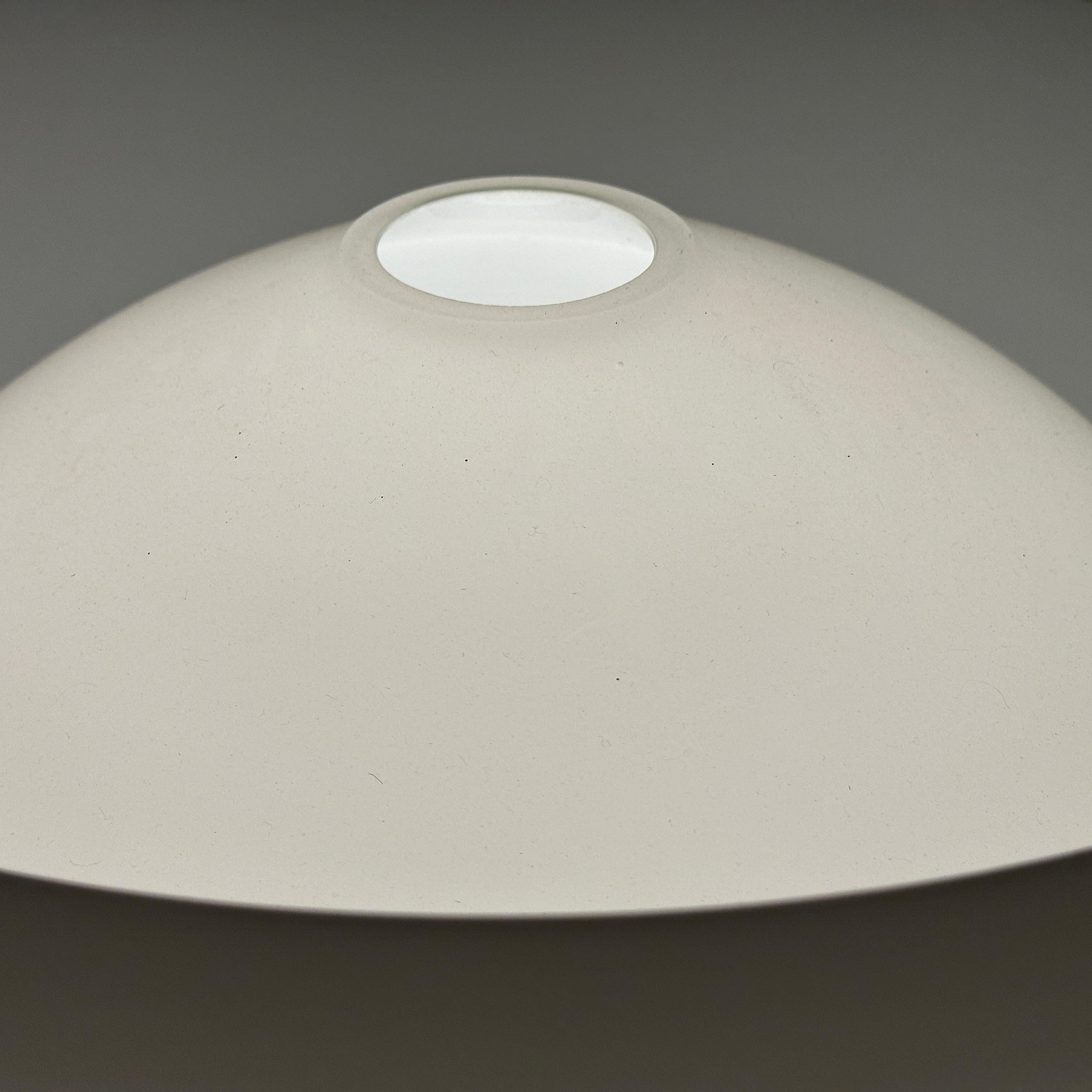 Vistosi Sebenica Hand Blown Glass Table Lamp by Enrico Capuzzo, ca 1960s In Good Condition In Cathedral City, CA