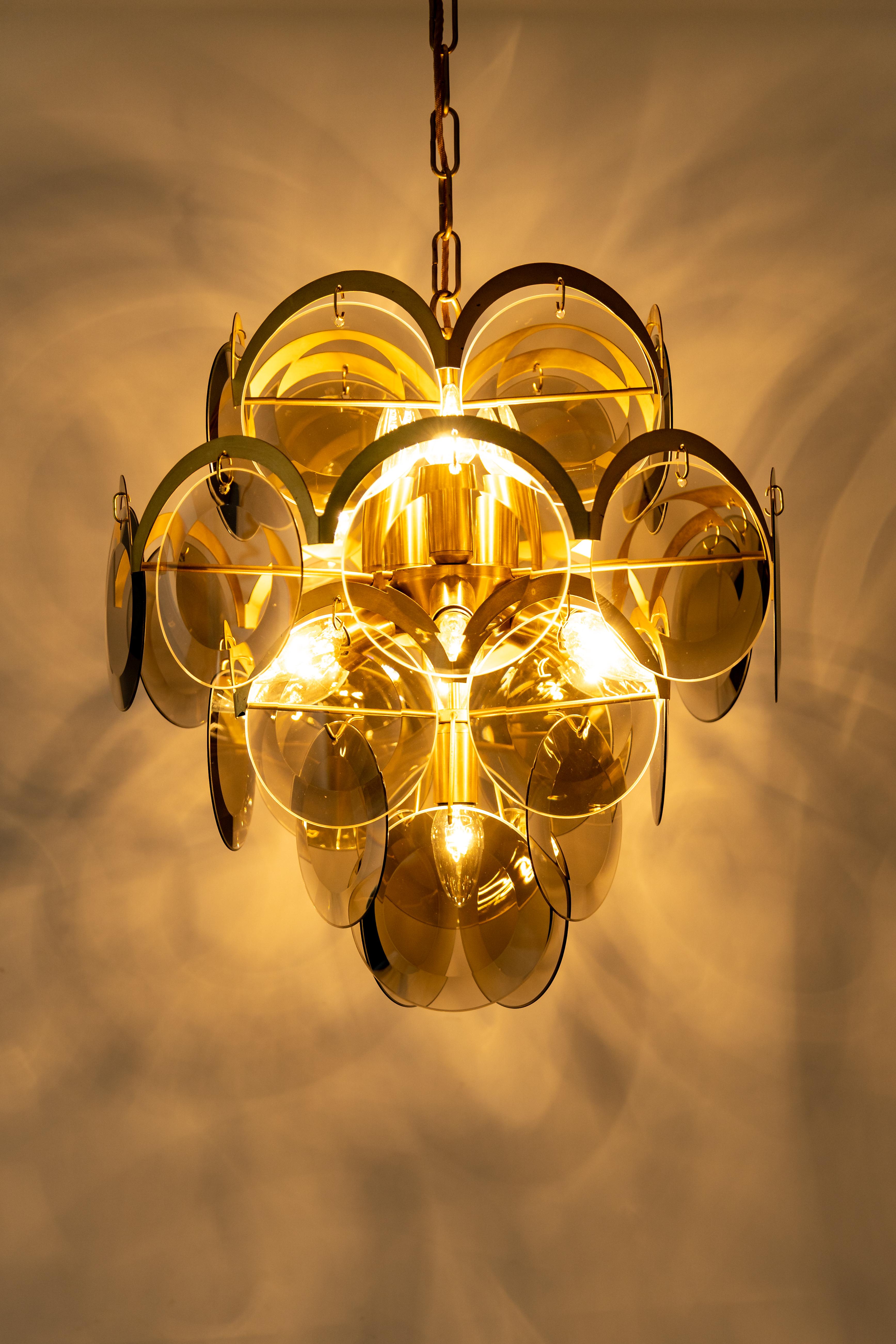 Vistosi Smoked Glass Disc Chandelier, Italy, 1960s In Good Condition For Sale In Aachen, NRW