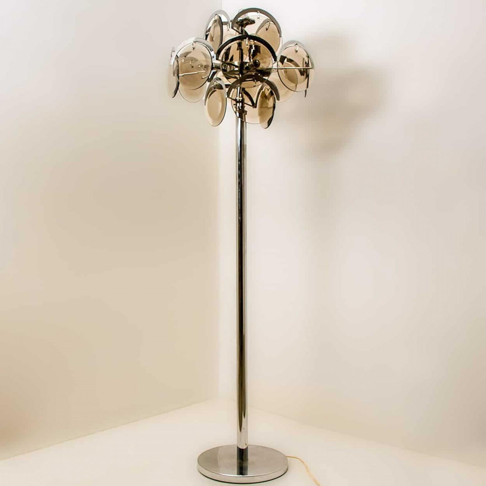 Lampada da terra a disco di Murano in stile Vistosi, 1970, Italia In condizioni deteriorate in vendita a Rijssen, NL