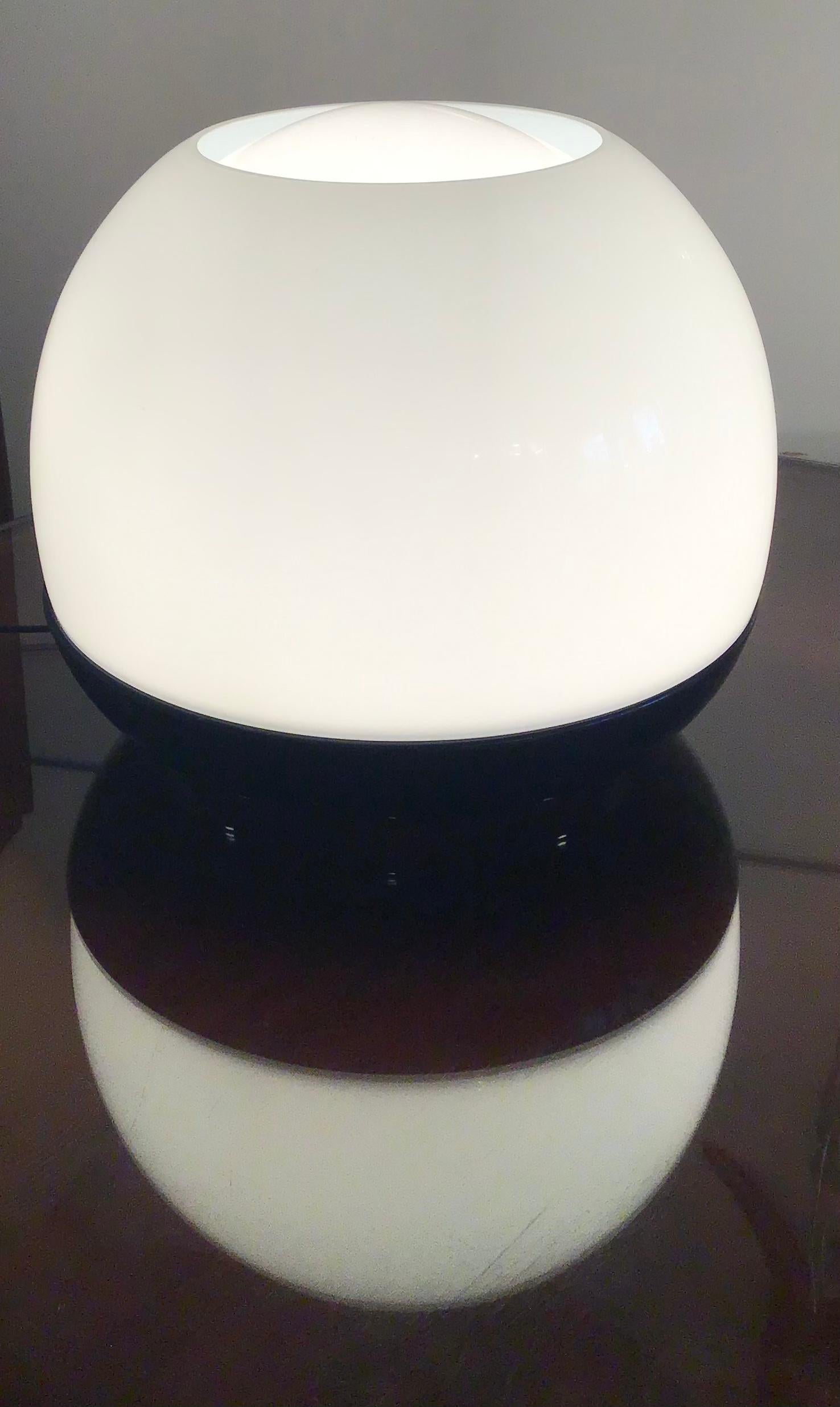 Mid-20th Century Artemide “Leonardo Ferrari e Franco Mazzucchelli” Table Lamp Glass Metal 1965 IT For Sale