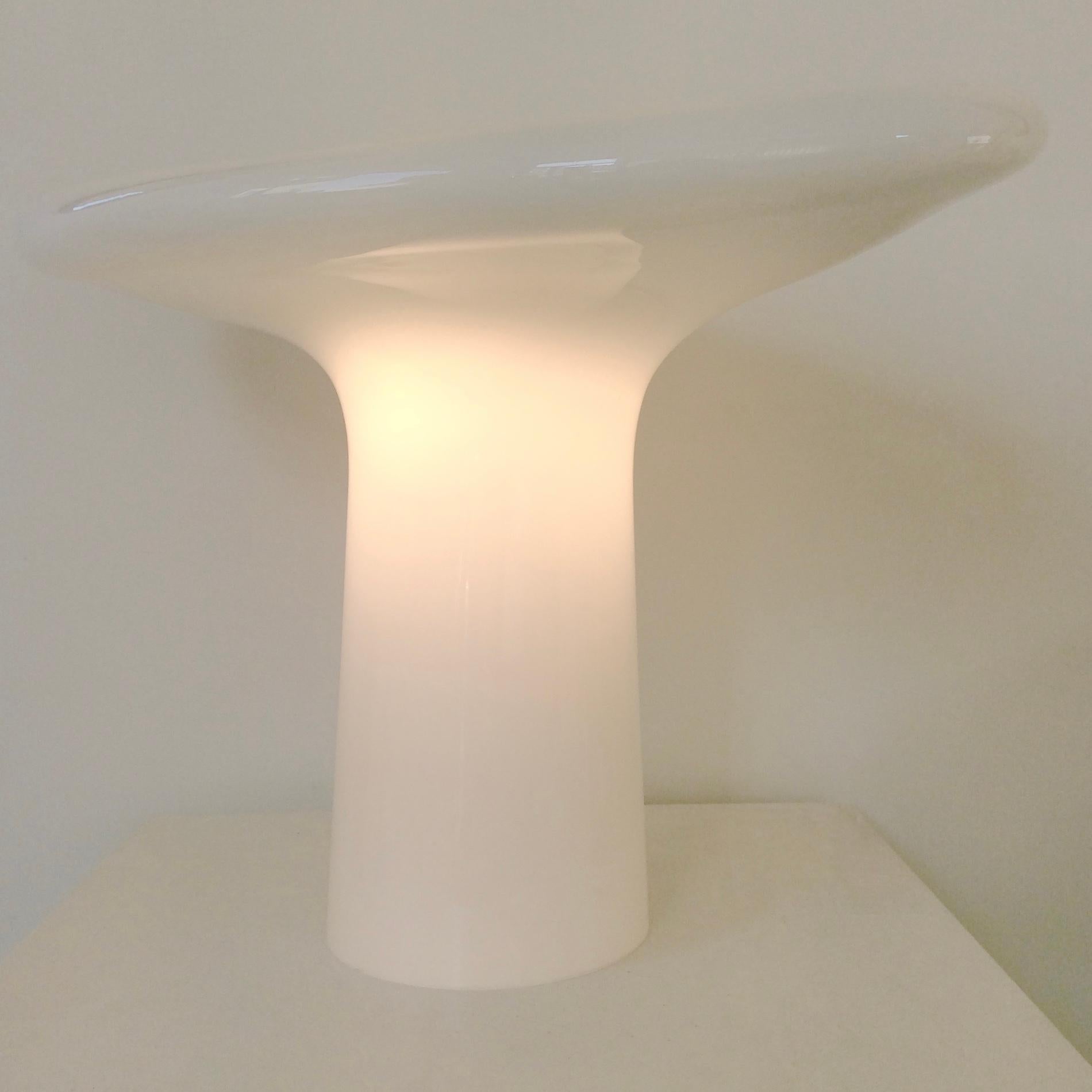 Vistosi Table Lamp in White Glass, circa 1960, Italy 4