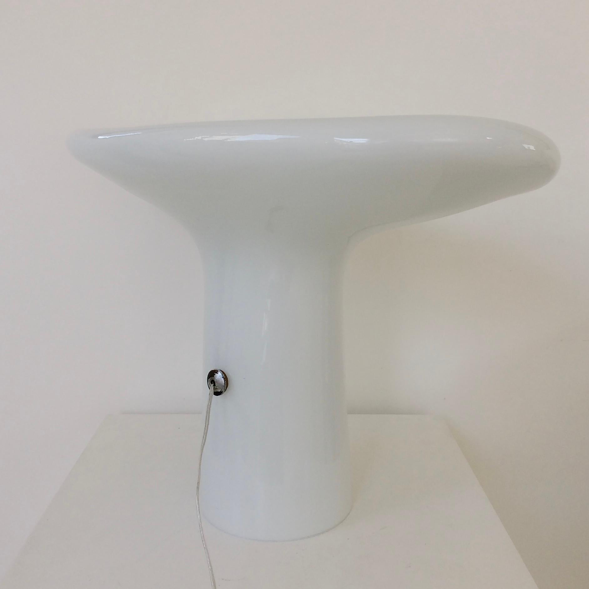 Vistosi Table Lamp in White Glass, circa 1960, Italy 7