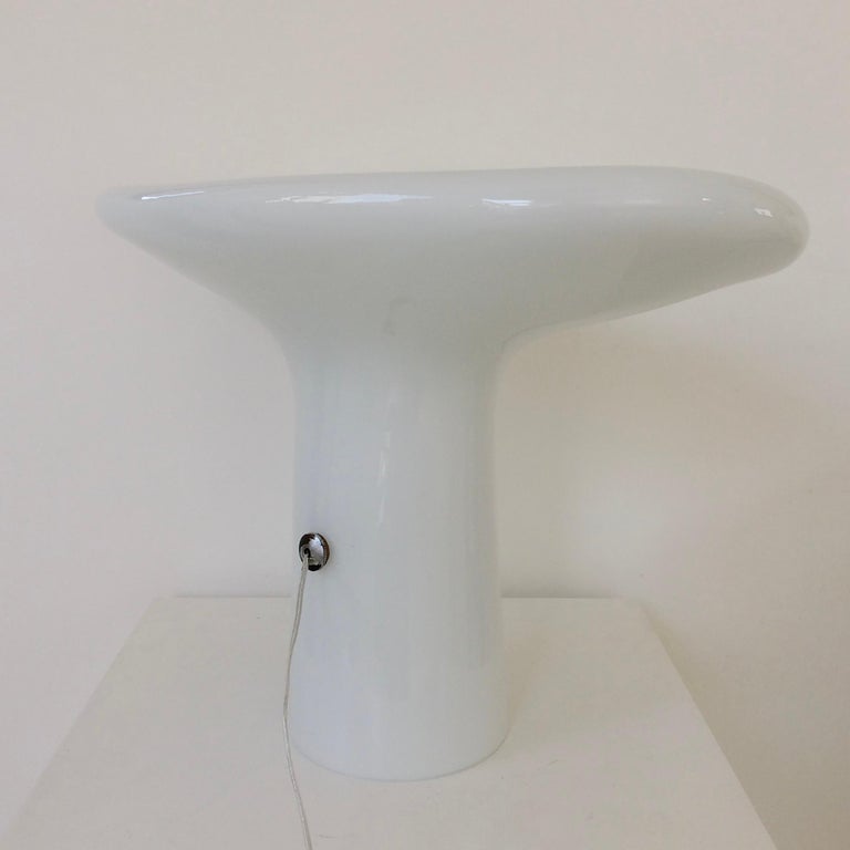 Vistosi Table Lamp in White Glass, circa 1960, Italy 7