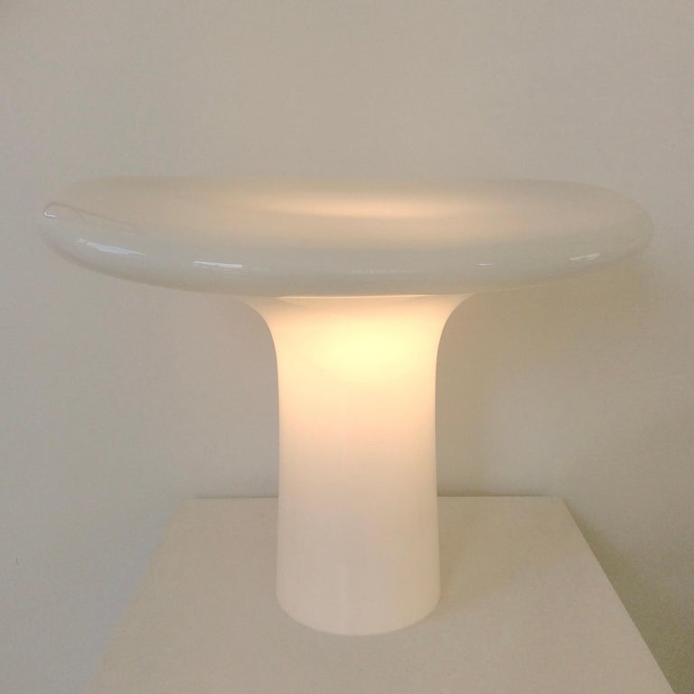 Rare and Elegant model table lamp by Gino Vistosi, circa 1960, Italy.
White glass produced by Vetreria Vistosi
Rewired, one E 27 bulb of 60 W.
Dimensions: 38 cm H, 51 cm W, 30 cm D.
All purchases are covered by our Buyer Protection Guarantee.
This