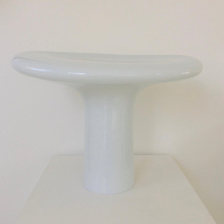 Vistosi Table Lamp in White Glass, circa 1960, Italy In Good Condition In Brussels, BE