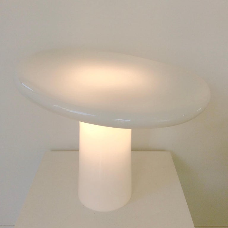 Vistosi Table Lamp in White Glass, circa 1960, Italy 3