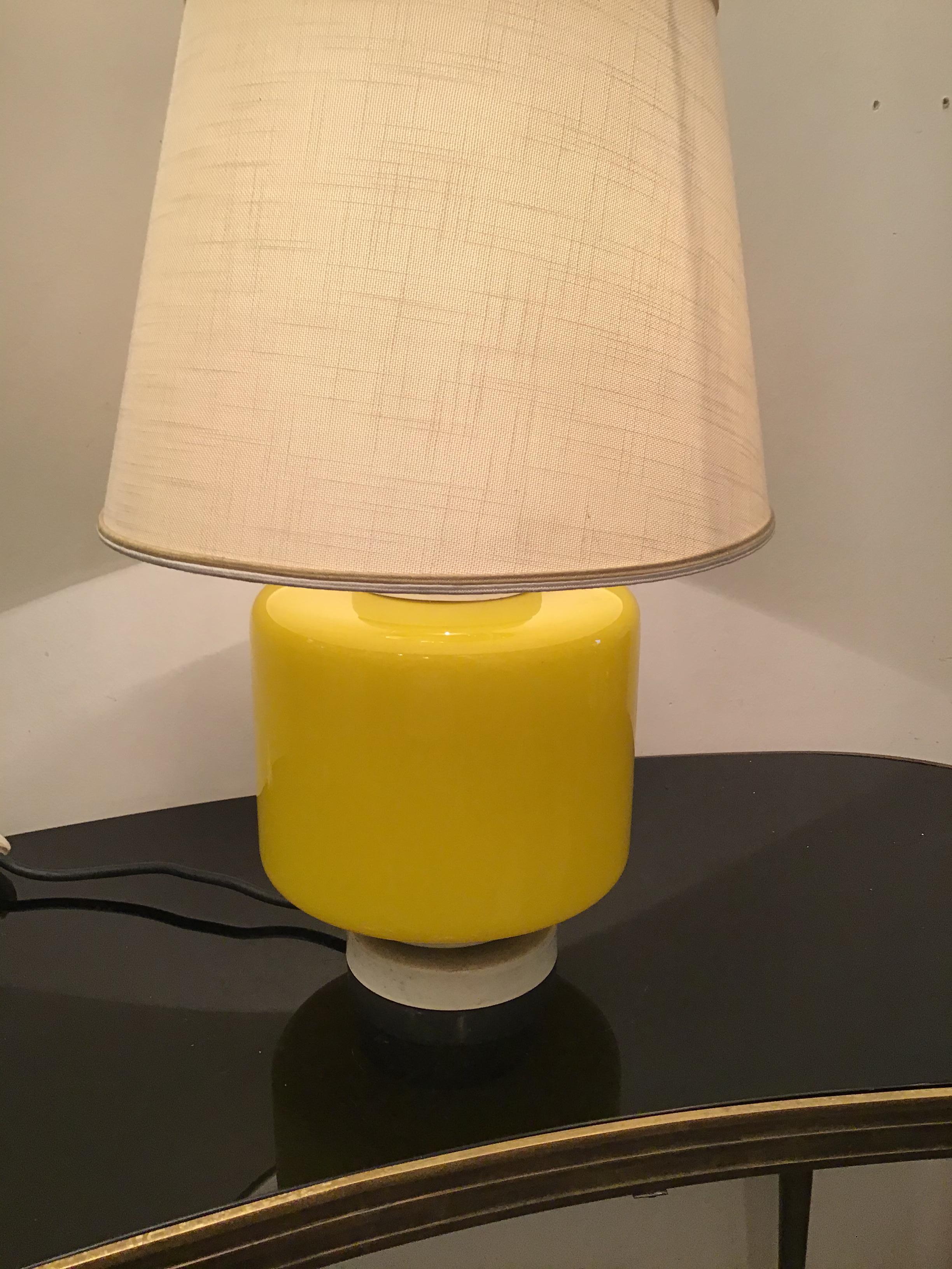 Vistosi Lámpara de sobremesa de cristal de Murano Pantalla de tela metálica 1960 Italia en venta 9