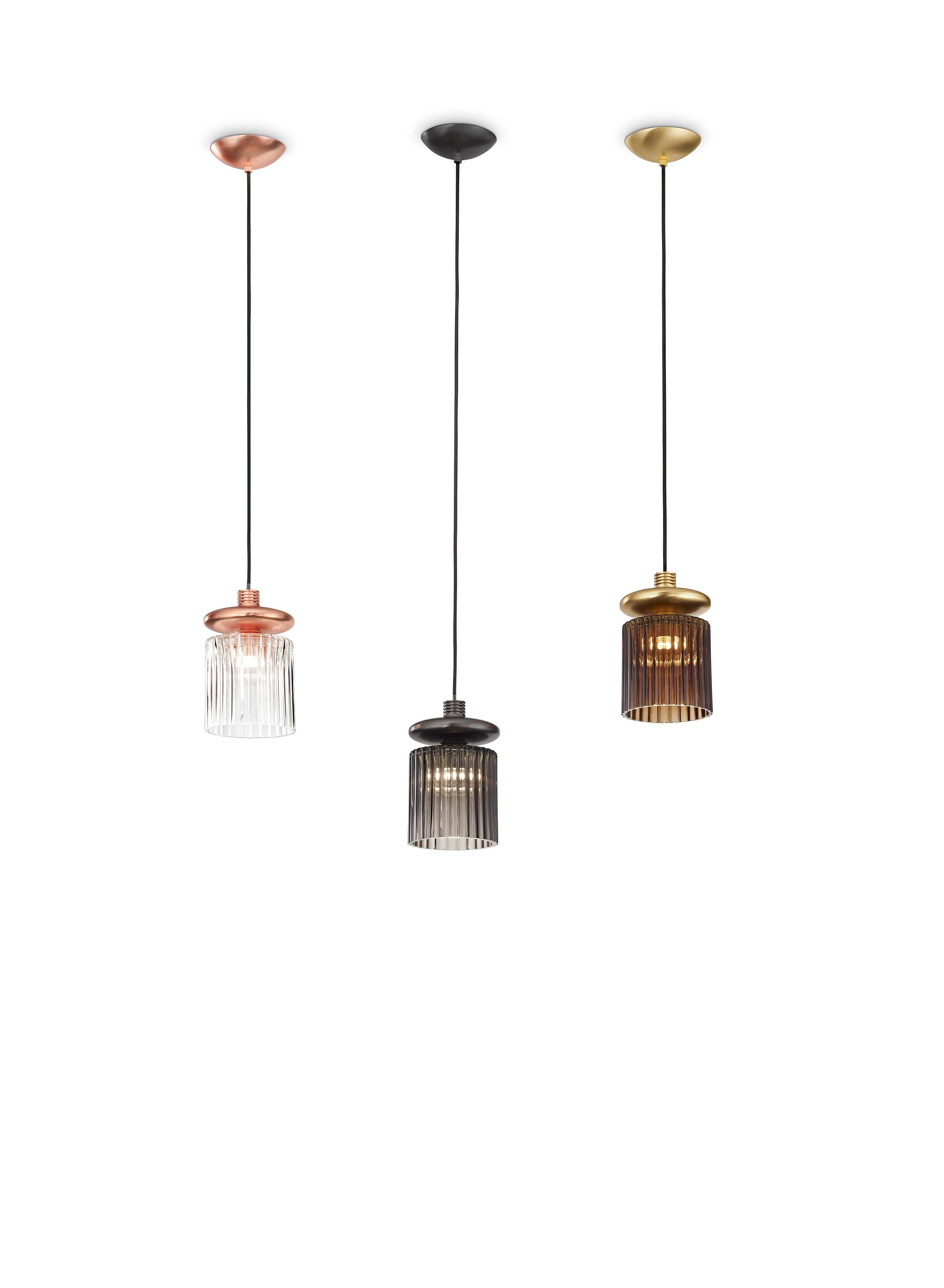 XXIe siècle et contemporain Lampe à suspension Tread de Vistosi en verre transparent et cadre en cuivre mat en vente