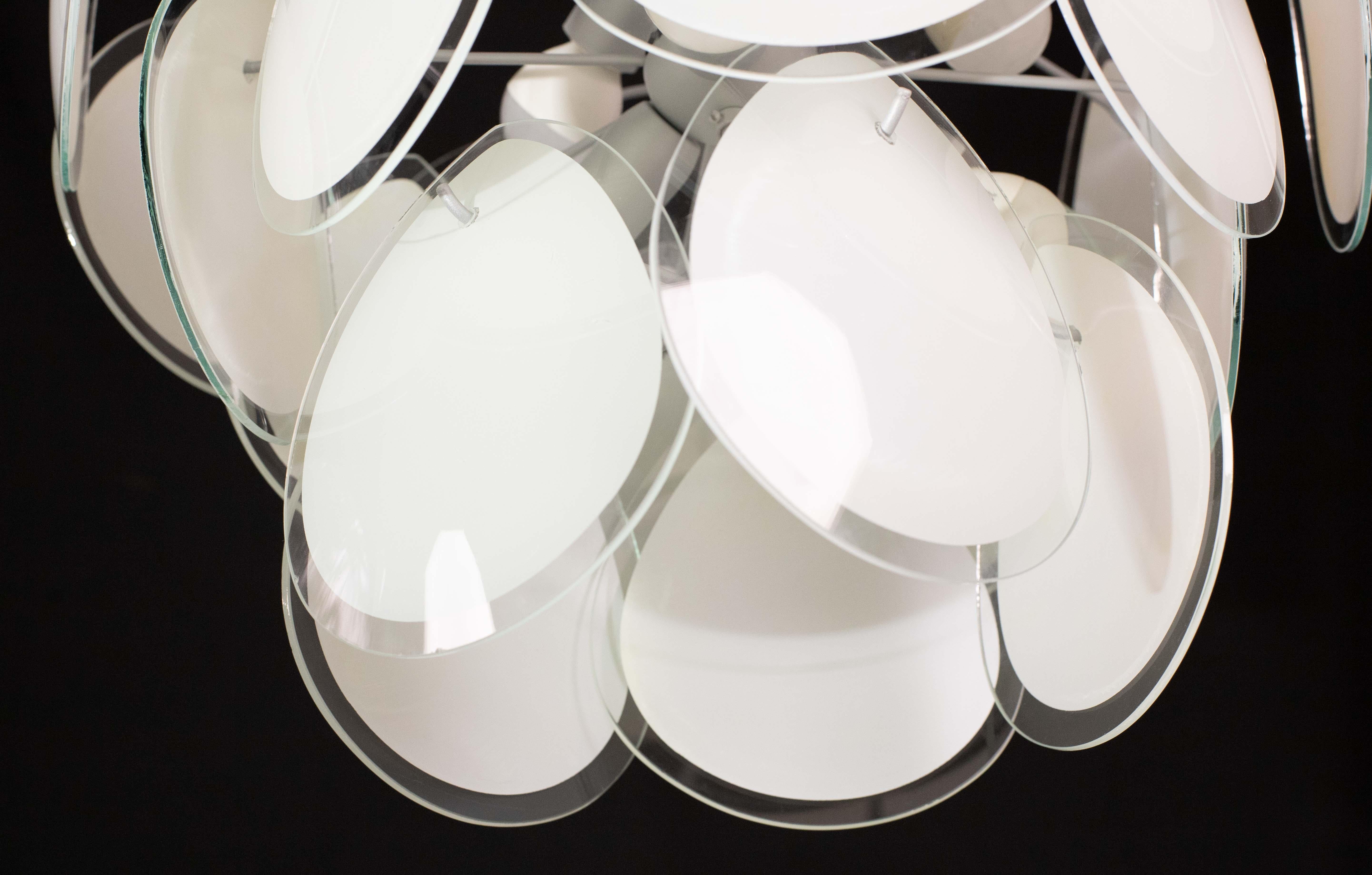 Lustre à disques en forme de gouttes en verre blanc de Murano, Italie, 1970 en vente 8