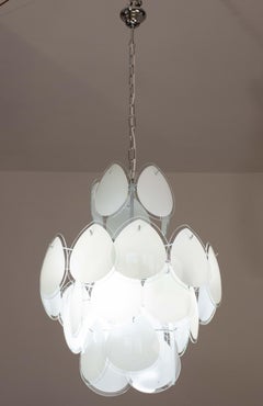 Vistosi White Murano Glass teardrop-shaped discs Chandelier, Italy, 1970s