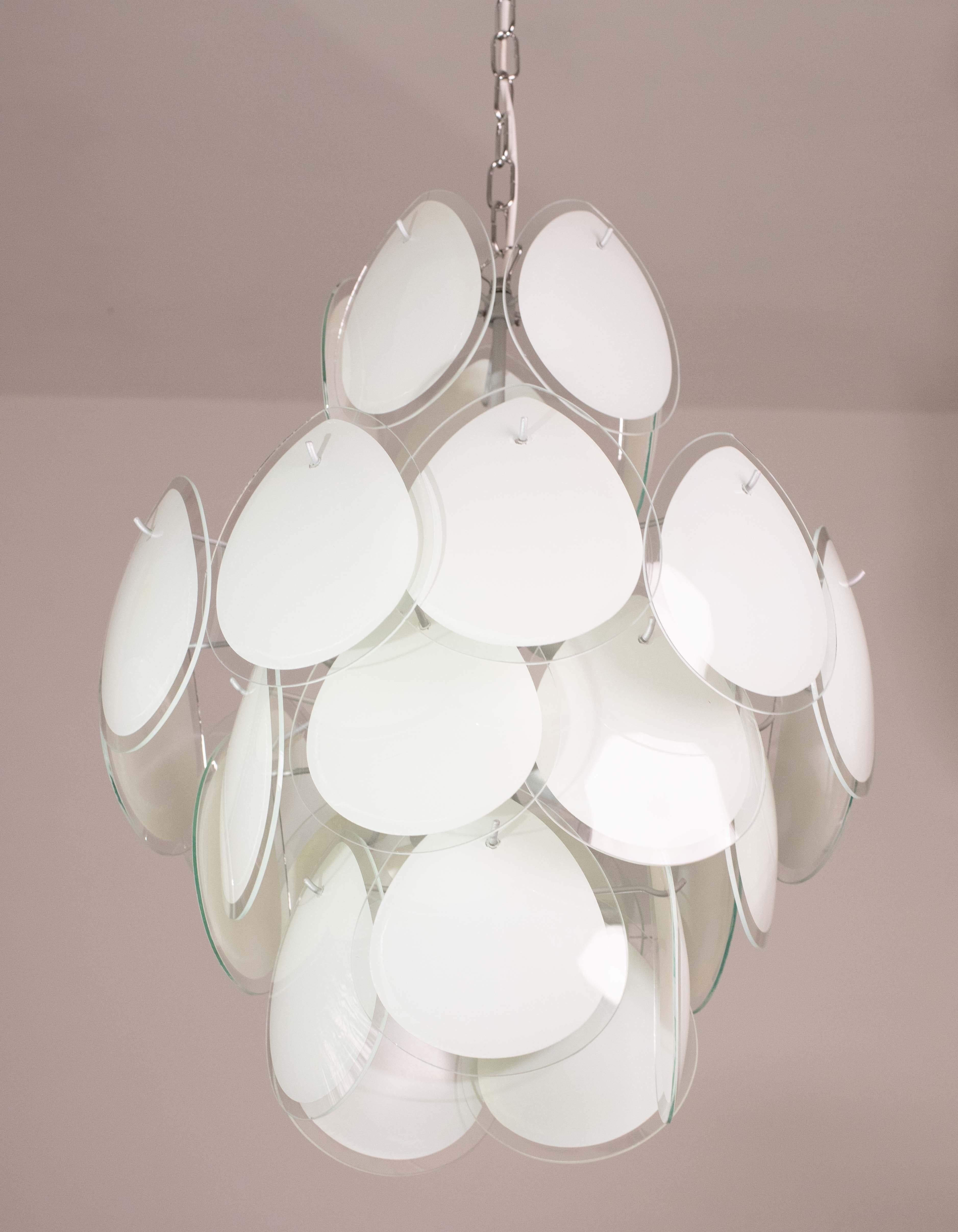 Lustre à disques en forme de gouttes en verre blanc de Murano, Italie, 1970 Bon état - En vente à Roma, IT