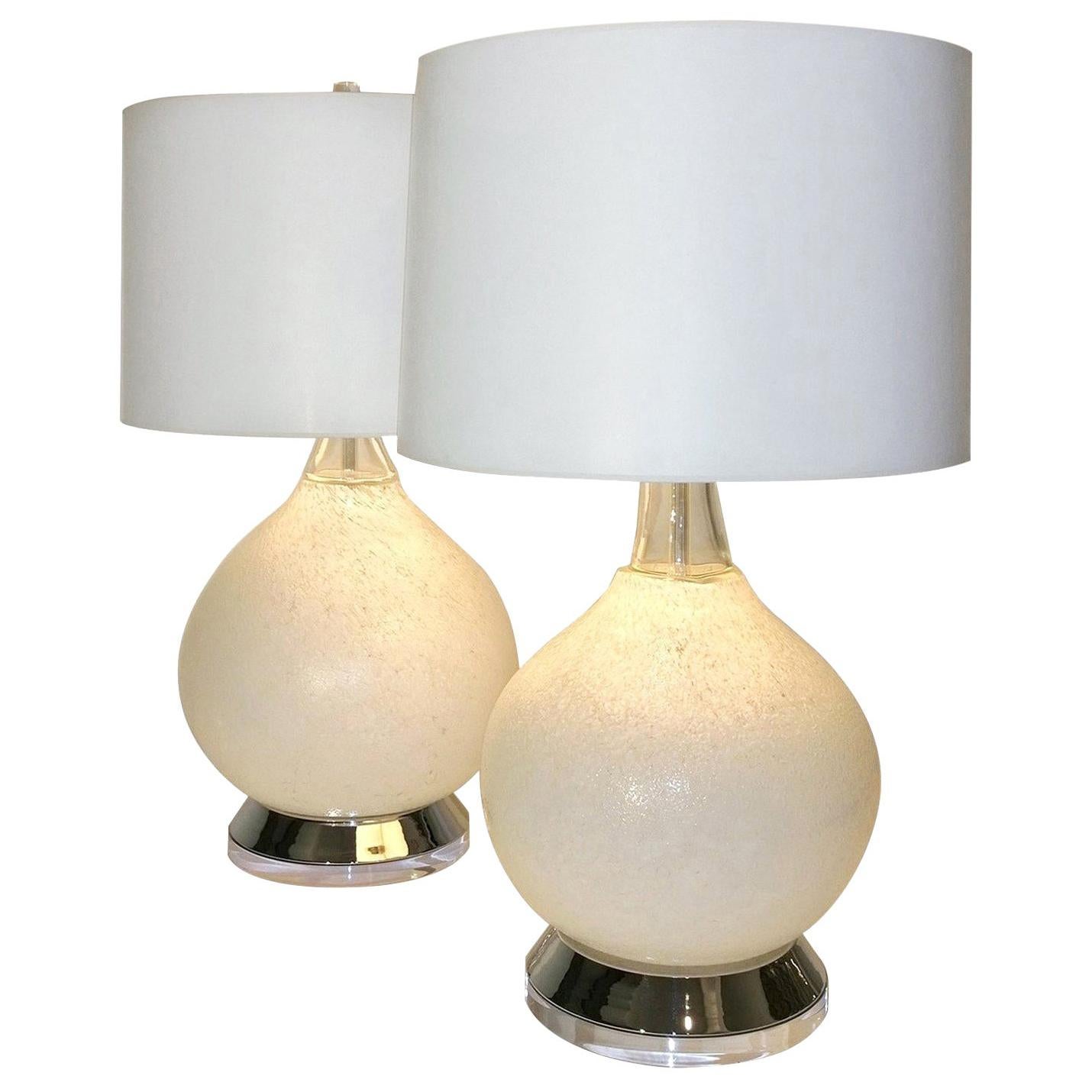 Vistosi White Textured Murano Glass with Chrome & Lucite Base Table Lamps, Pair For Sale