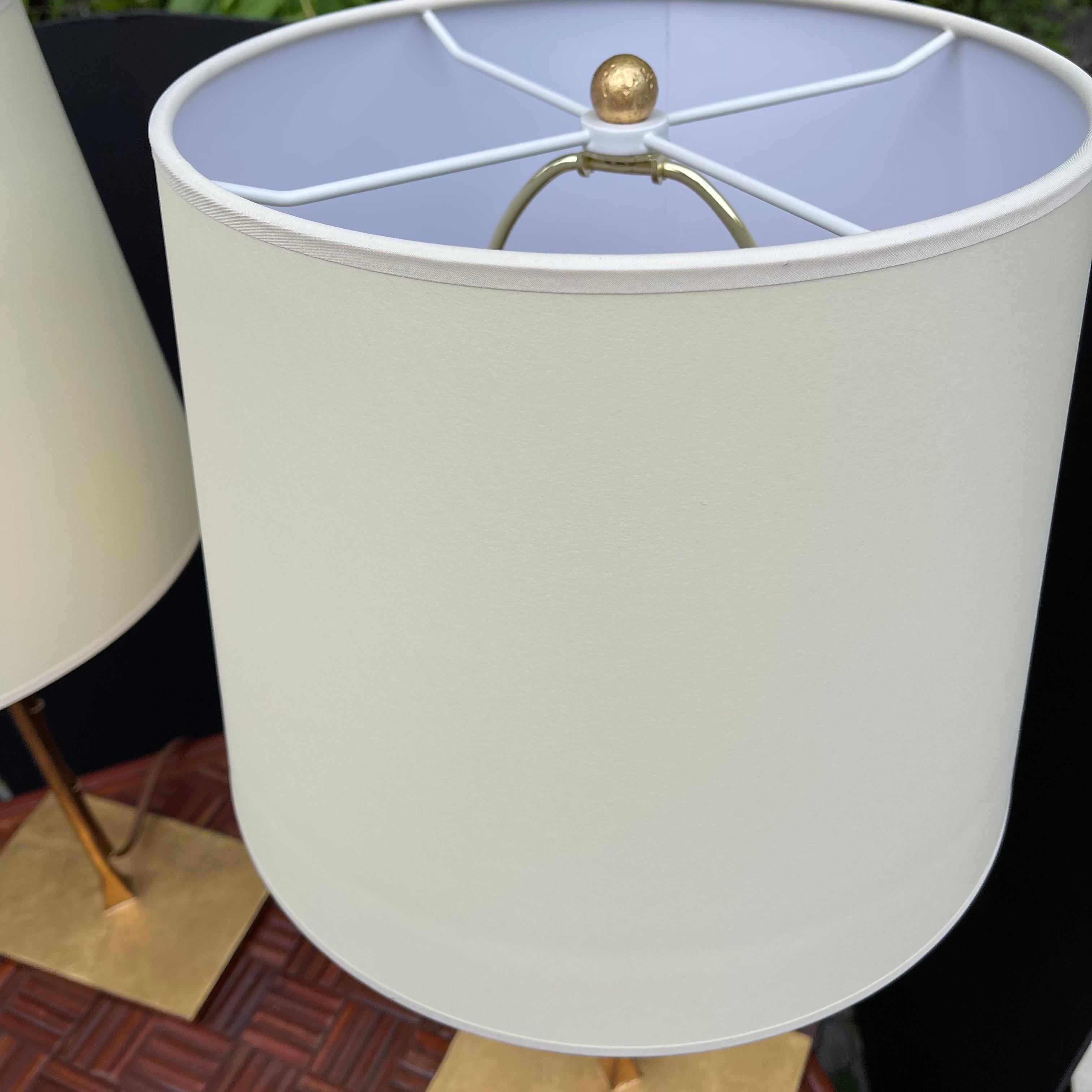 XXIe siècle et contemporain Visual Comfort Lampe de table Dauphine en fer doré, une paire en vente