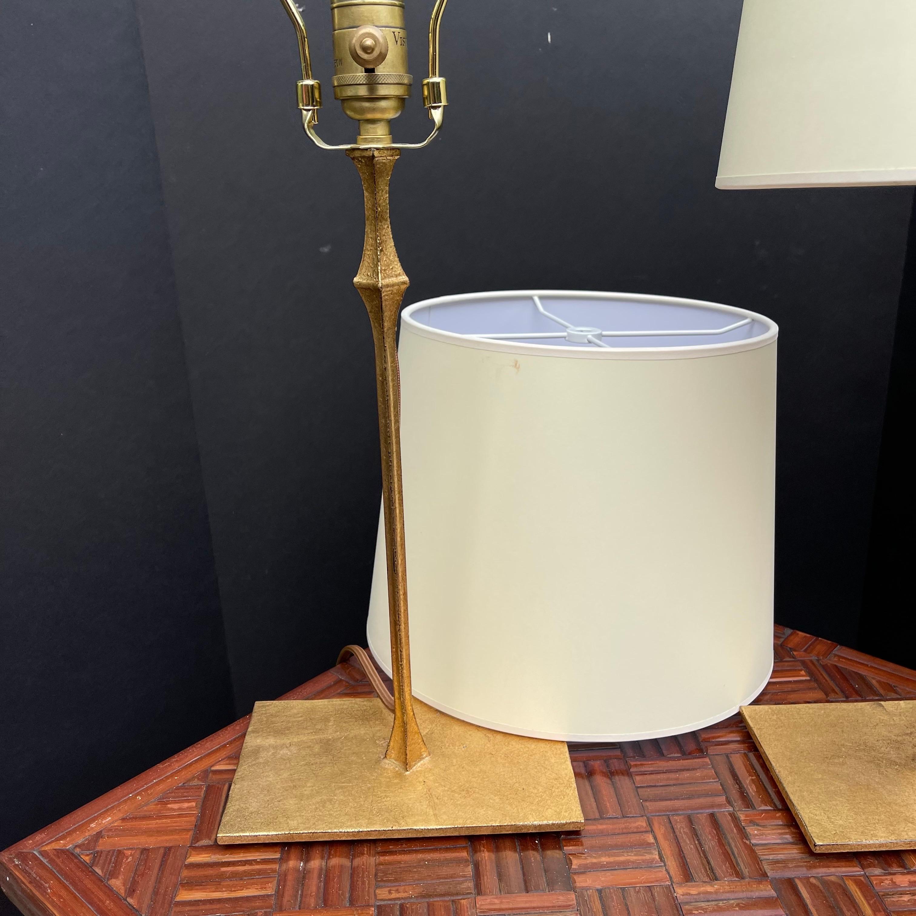 Visual Comfort Lampe de table Dauphine en fer doré, une paire en vente 2