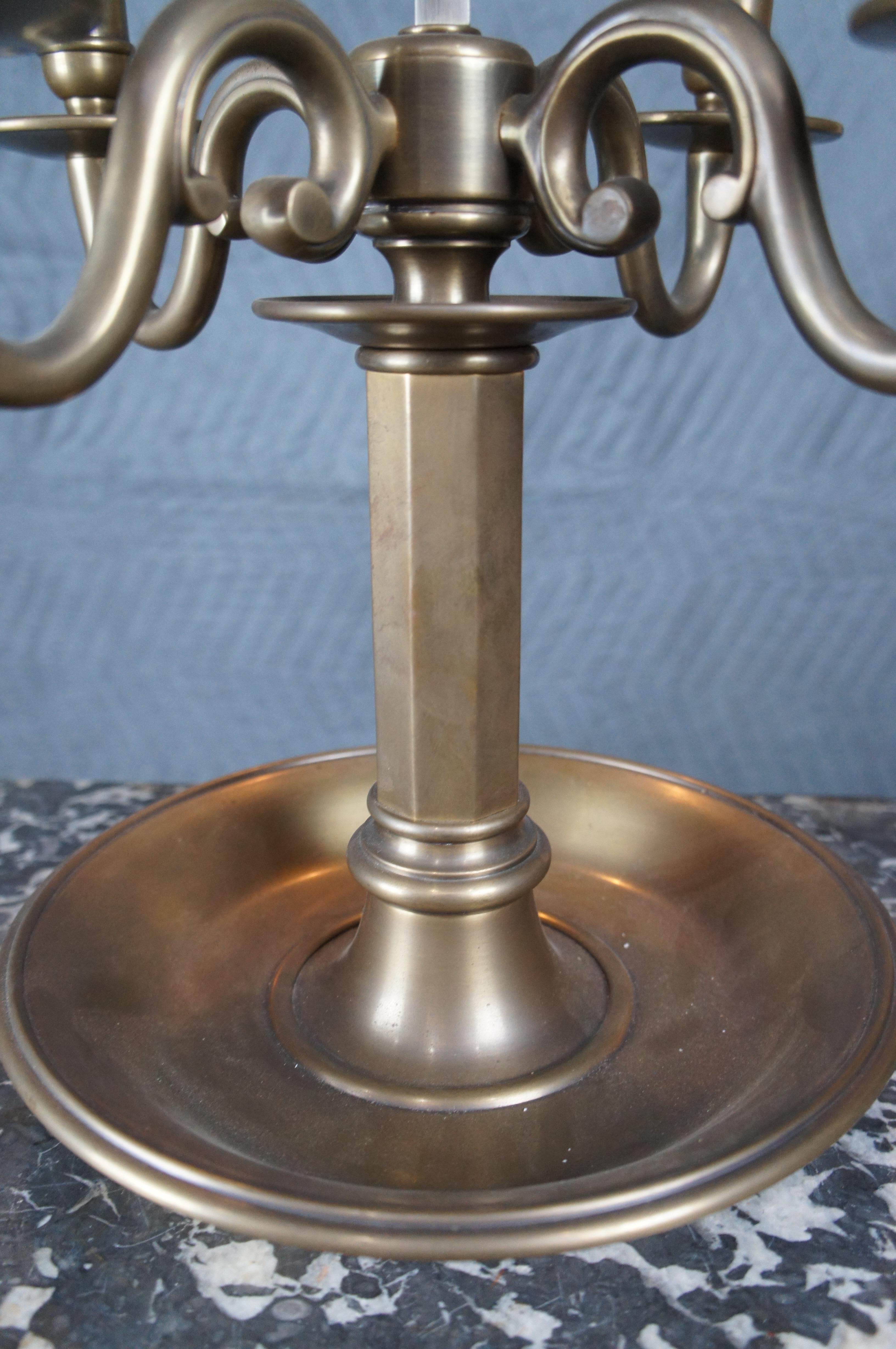 Visual Comfort Lampe de table candélabre à 4 bras en laiton Bouillotte Abat-jour en tôle en vente 6