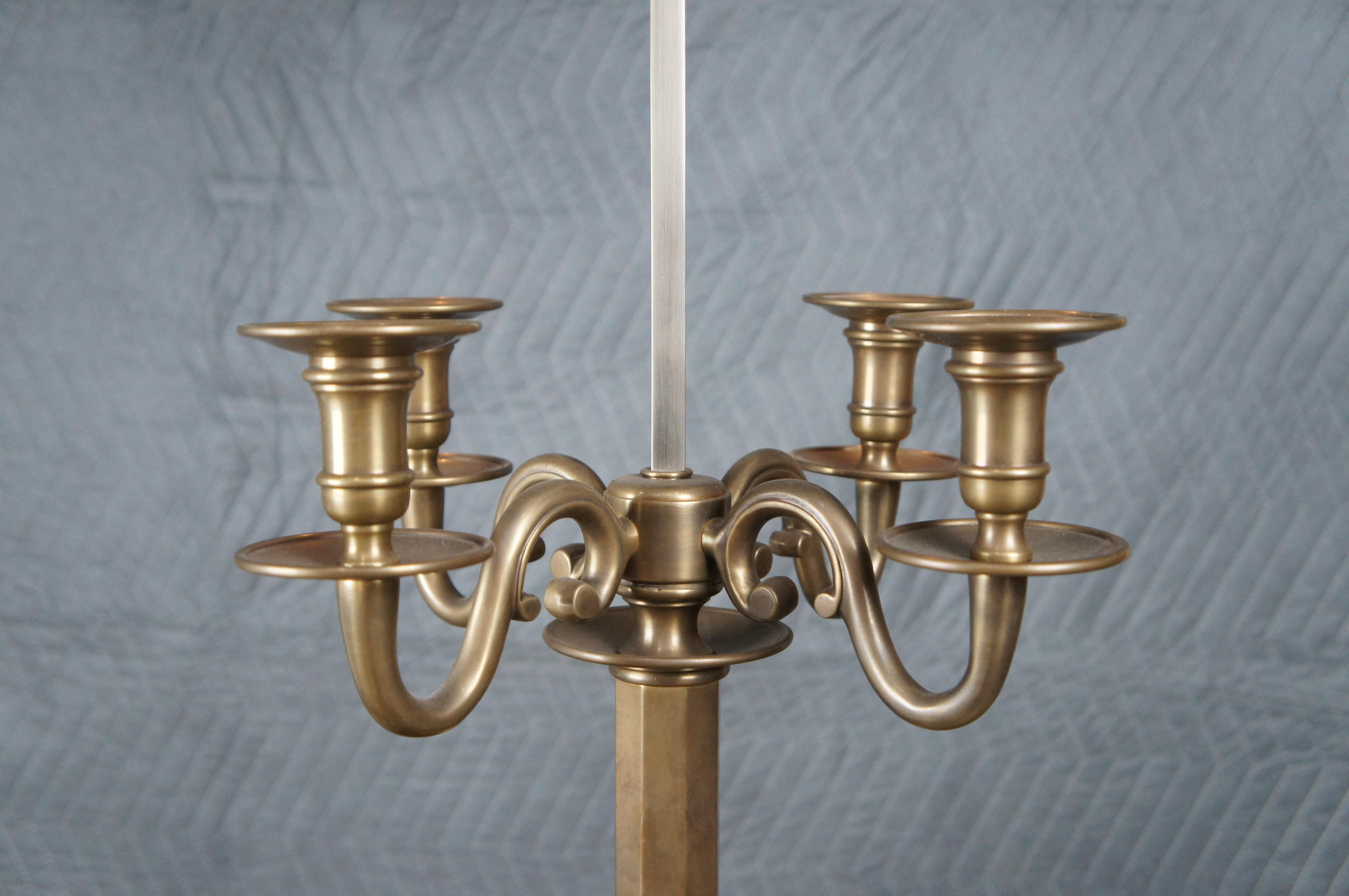 Visual Comfort French Bouillotte Brass 4 Arm Candelabra Table Lamp Tole Shade In Good Condition For Sale In Dayton, OH