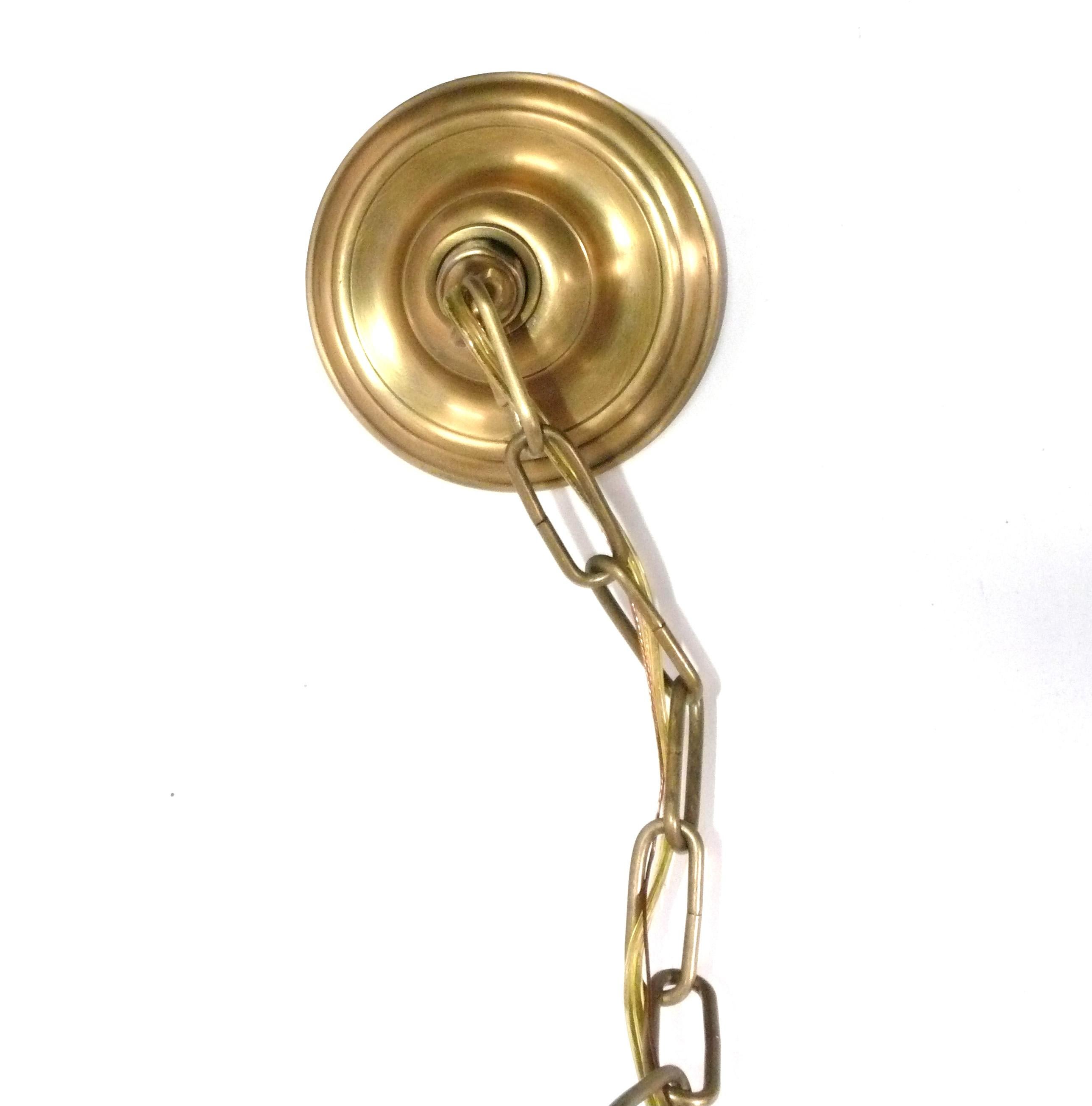 Visual Comfort Twist Chandelier by Eric Cohler in Antiqued Brass In Good Condition For Sale In Atlanta, GA