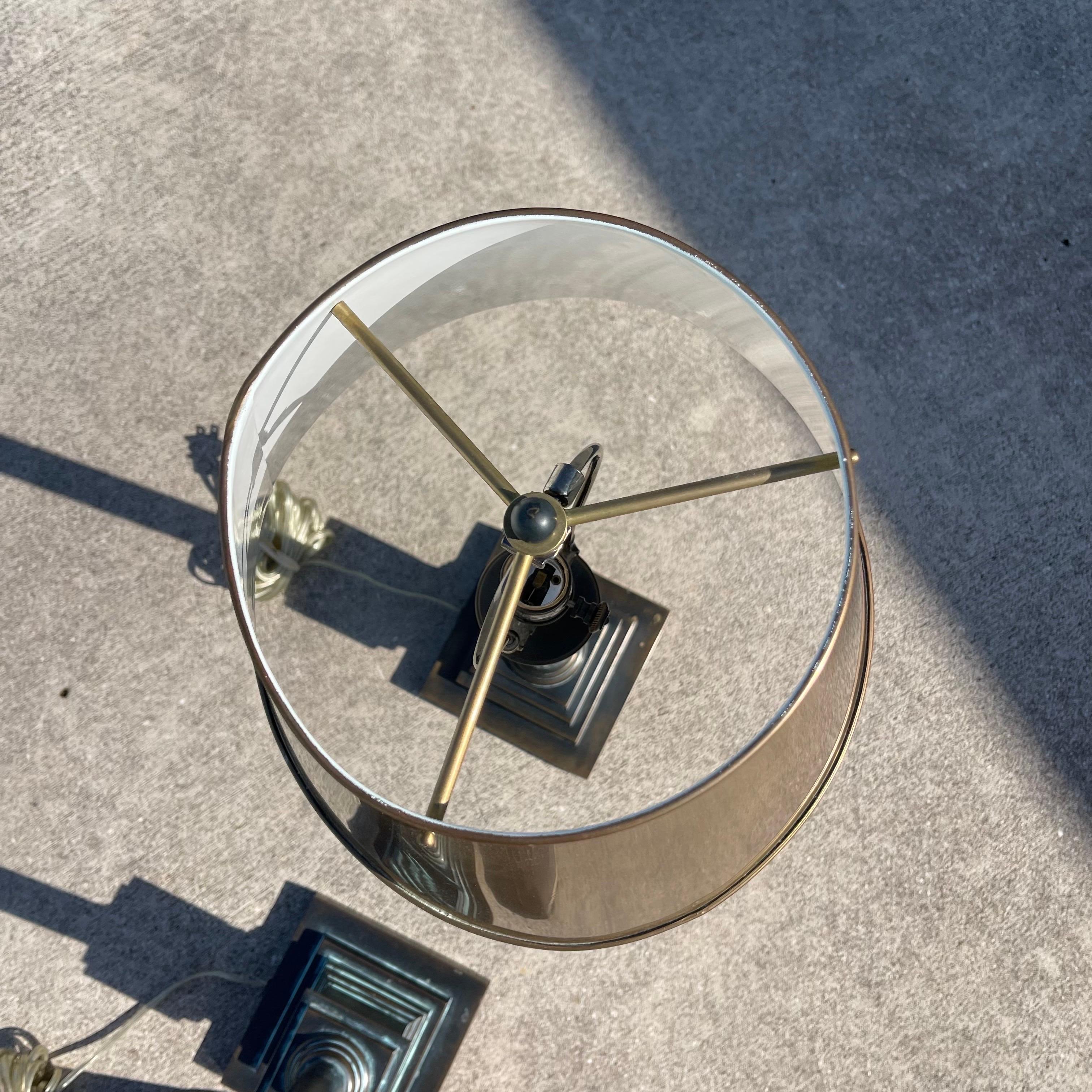 Visual Comforts Patinated Bronze Neo Classical Empire Brass Shade Table Lamps en venta 6