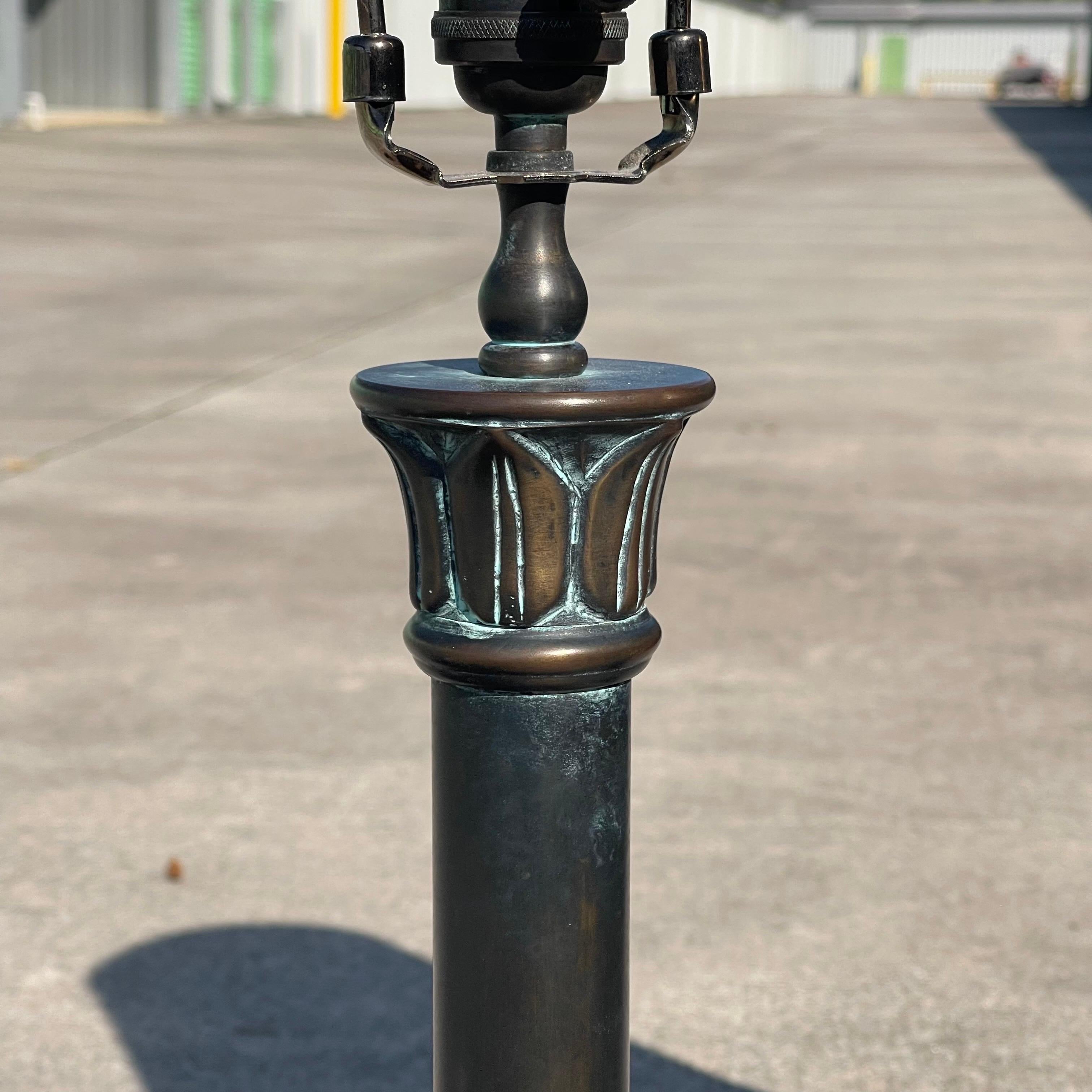 Visual Comforts Patinated Bronze Neo Classical Empire Brass Shade Table Lamps en venta 9