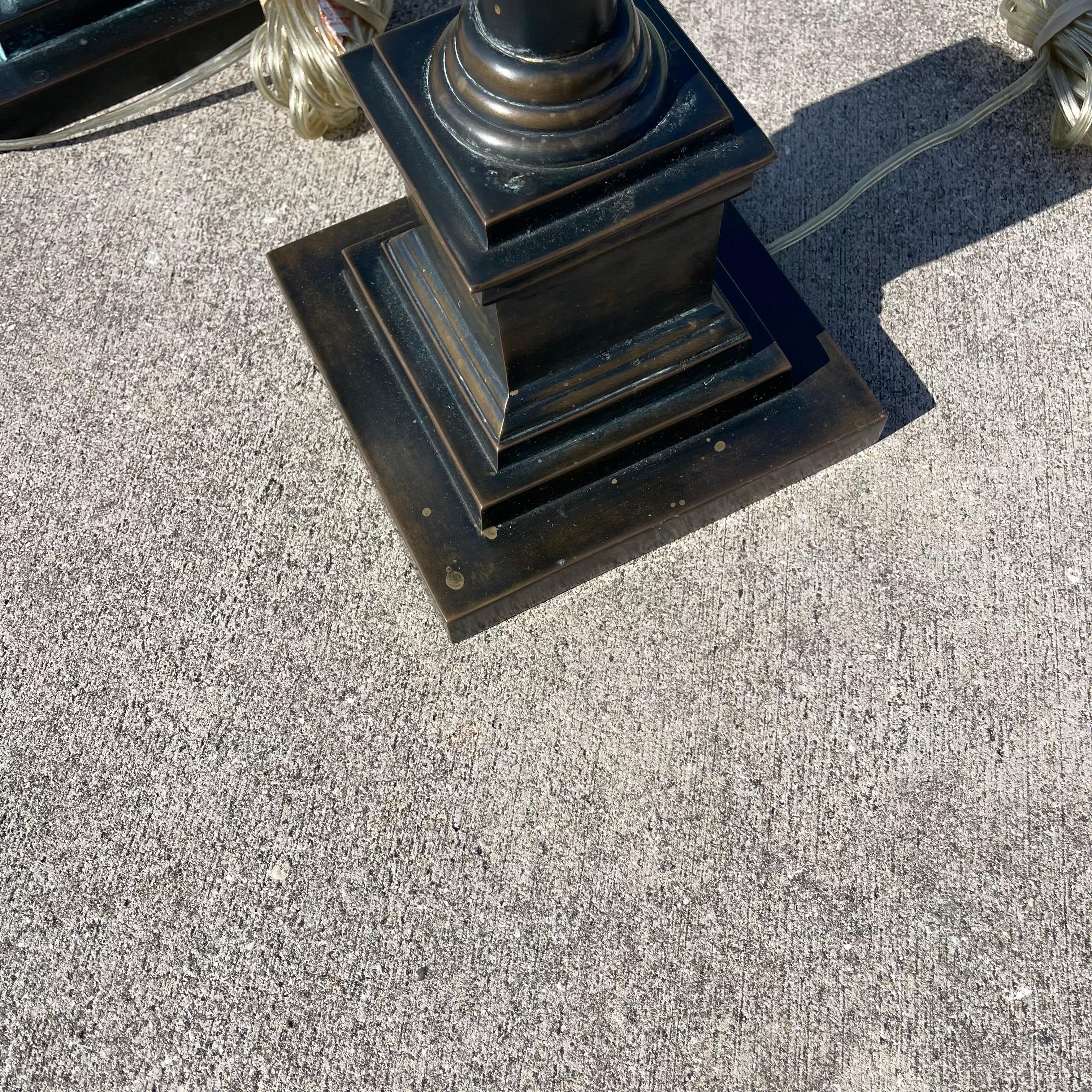 Visual Comforts Patinated Bronze Neo Classical Empire Brass Shade Table Lamps Siglo XXI y contemporáneo en venta