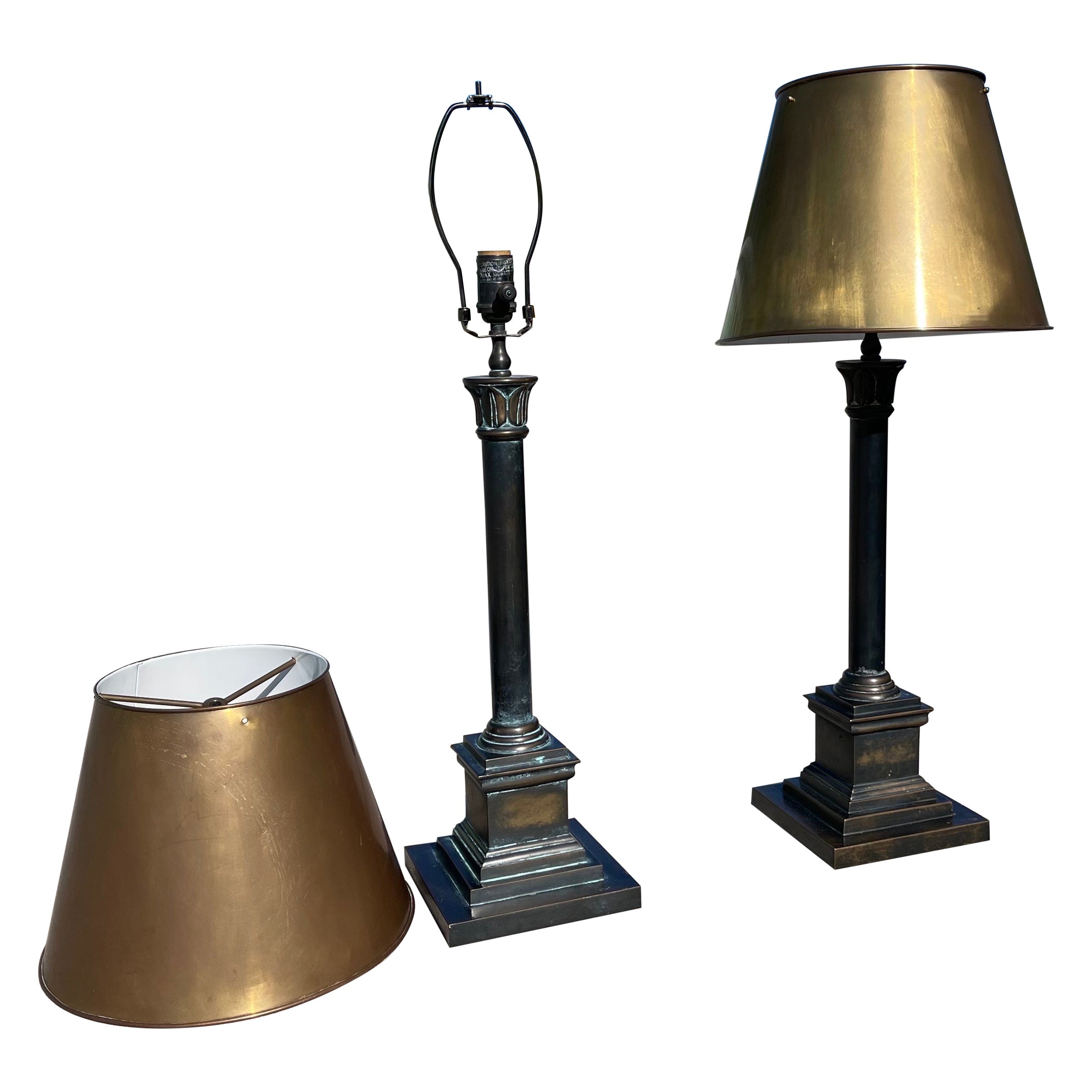 Visual Comforts Patinated Bronze Neo Classical Empire Brass Shade Table Lamps en venta
