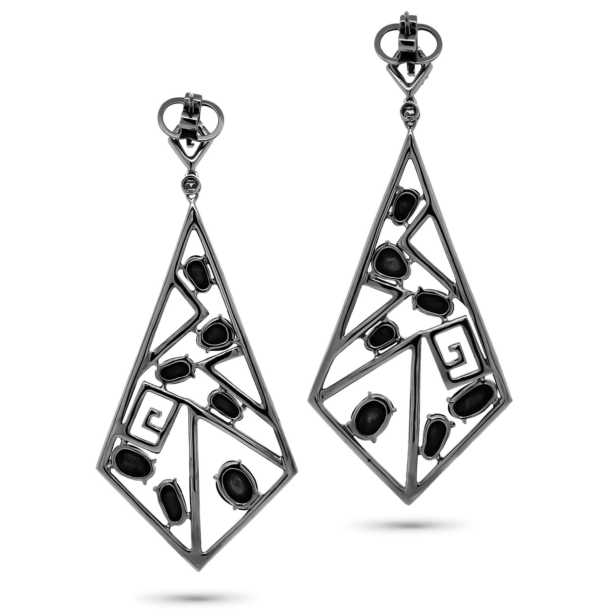 Optisch auffallend: 10,19 Karat Vivid Red Ruby Dangle Earrings - Head Turner (Art déco) im Angebot