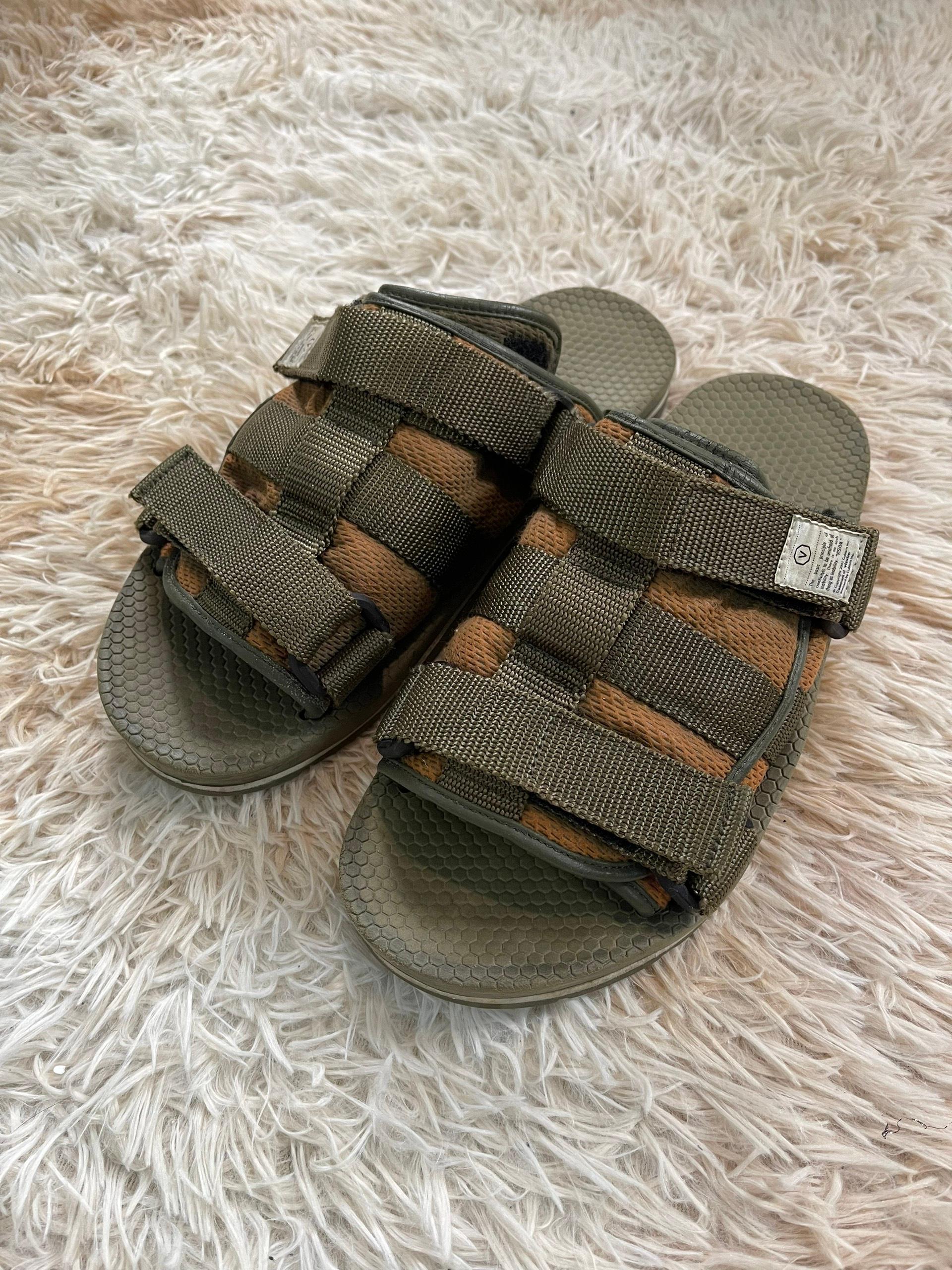 Size: 10, fits a size 43-44.

Condition: 9/10. No signs of usage, please see pictures for references.

Feels free to message me with any questions regarding inquiries