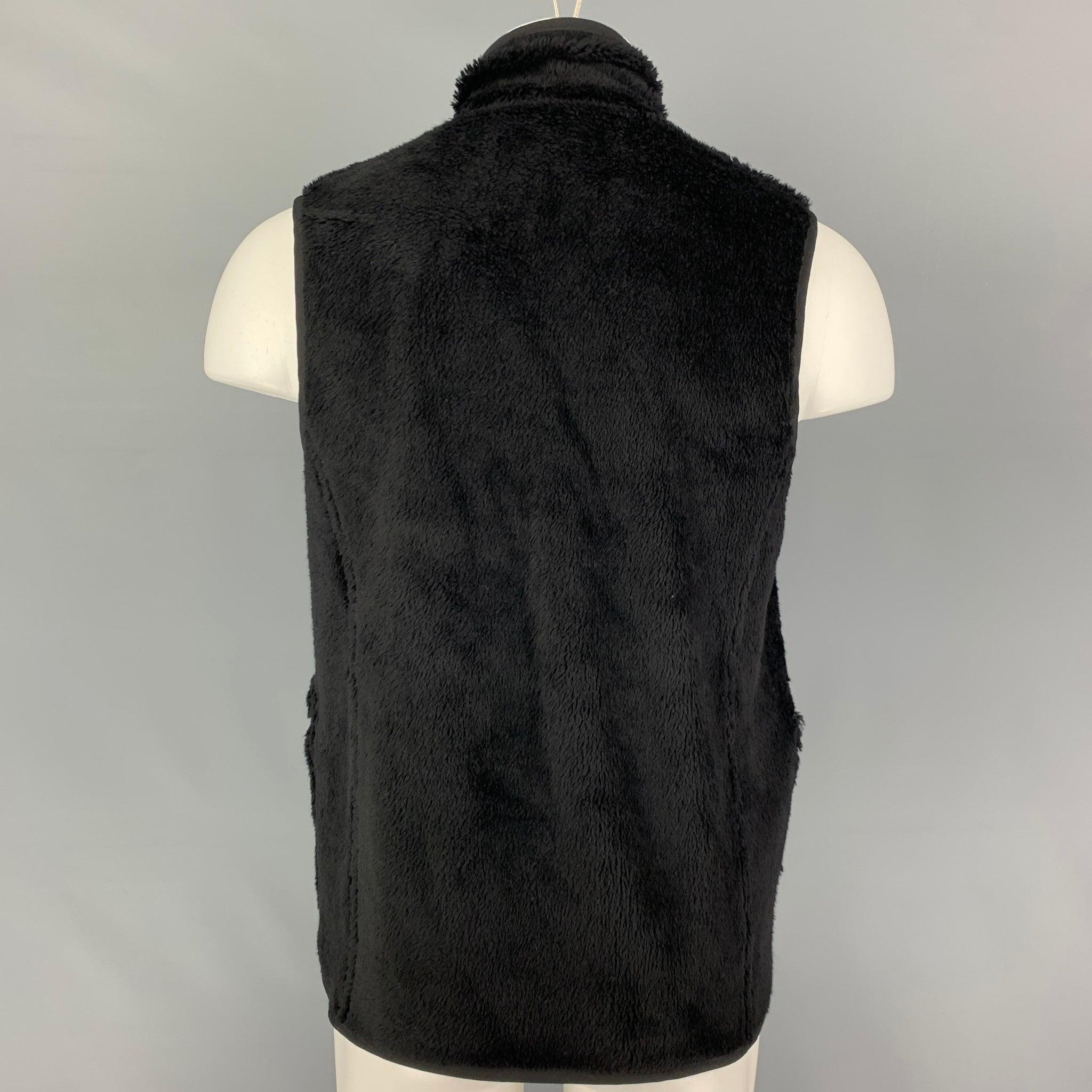 VISVIM Size M Black Textured Wool Buttoned Reversible Boa Vest In Good Condition For Sale In San Francisco, CA