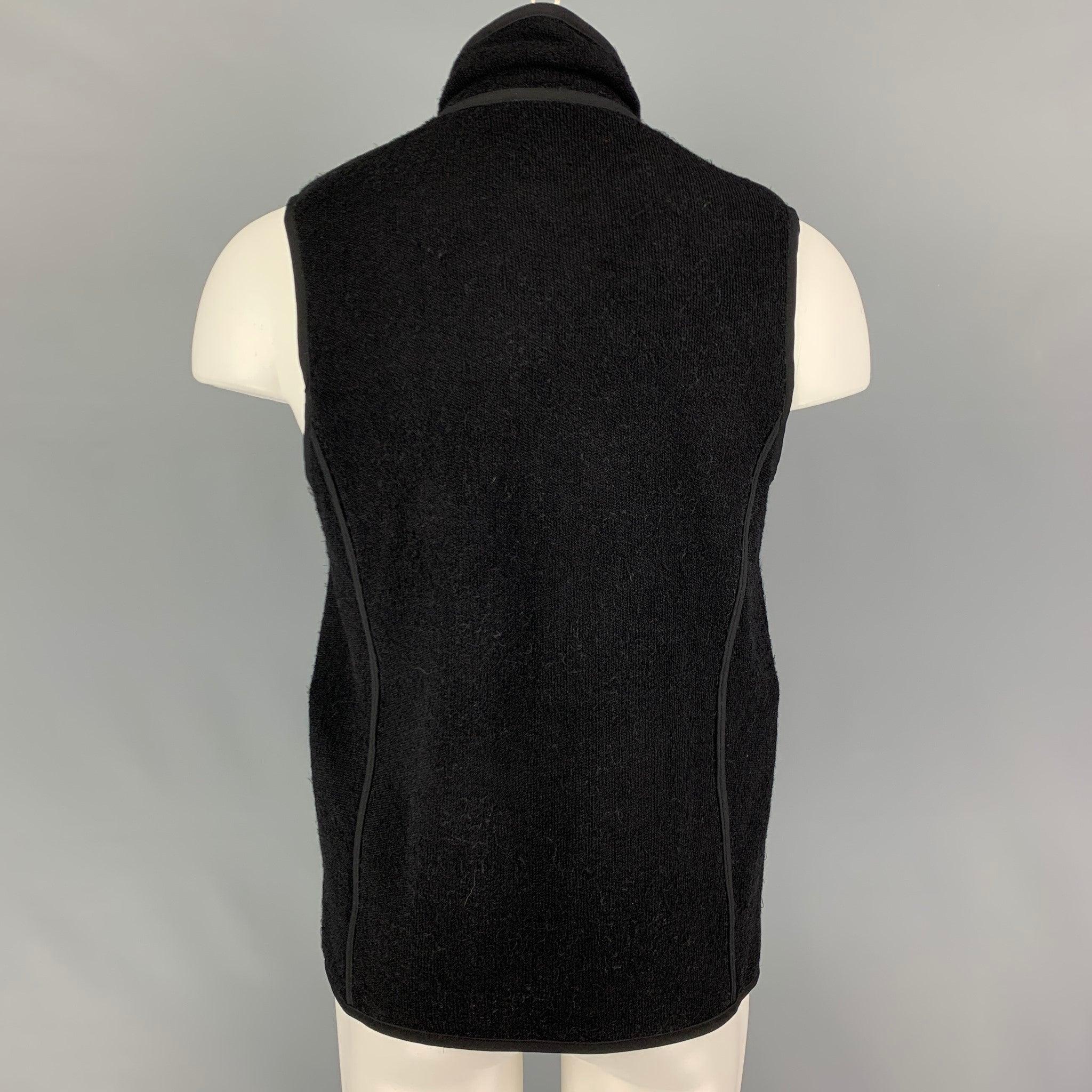 VISVIM - Gilet Boa réversible en laine texturée noire boutonné, taille M en vente 2