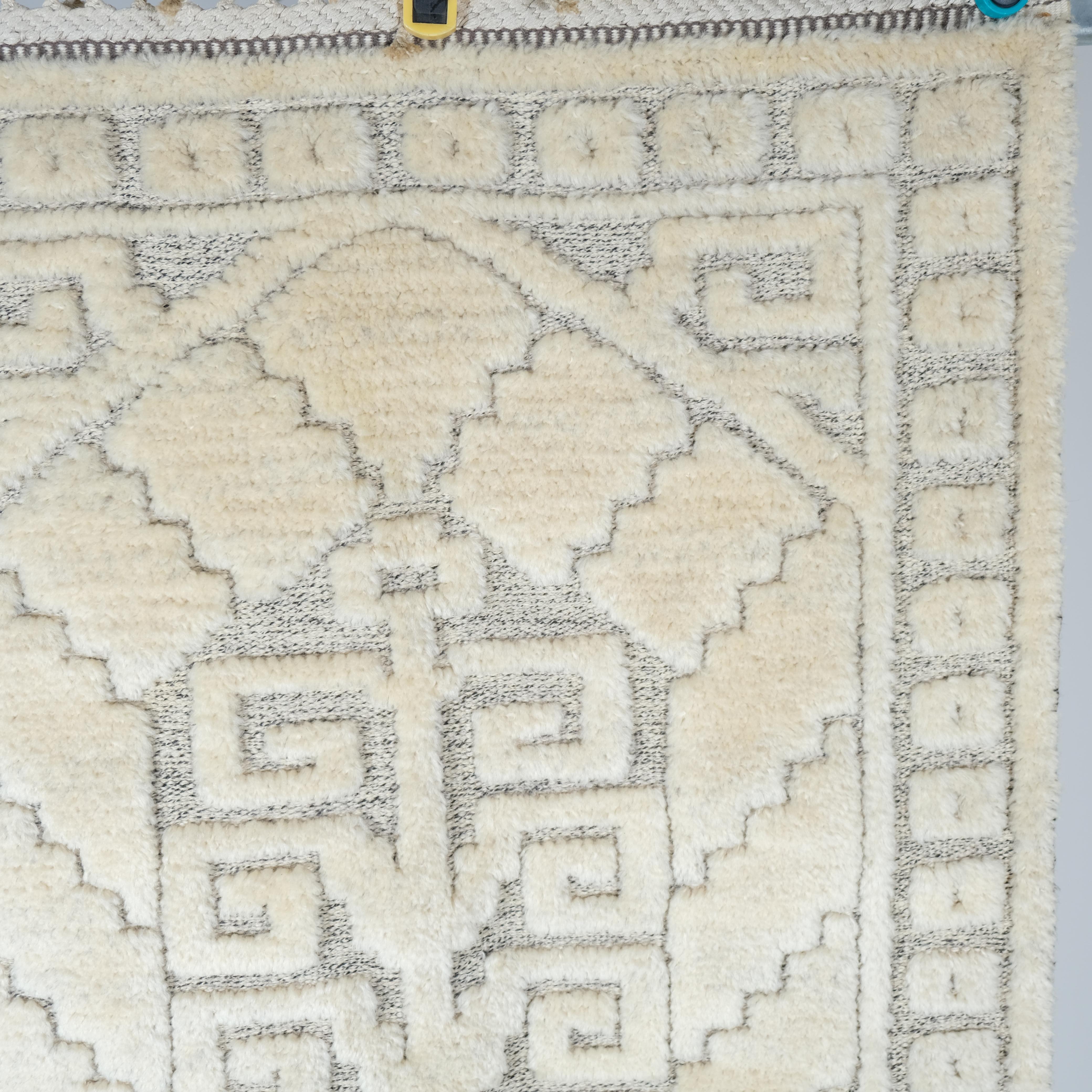 Wool Vita Spetsporten. MMF (Märta Måås-Fjetterström). Designed 1934. For Sale