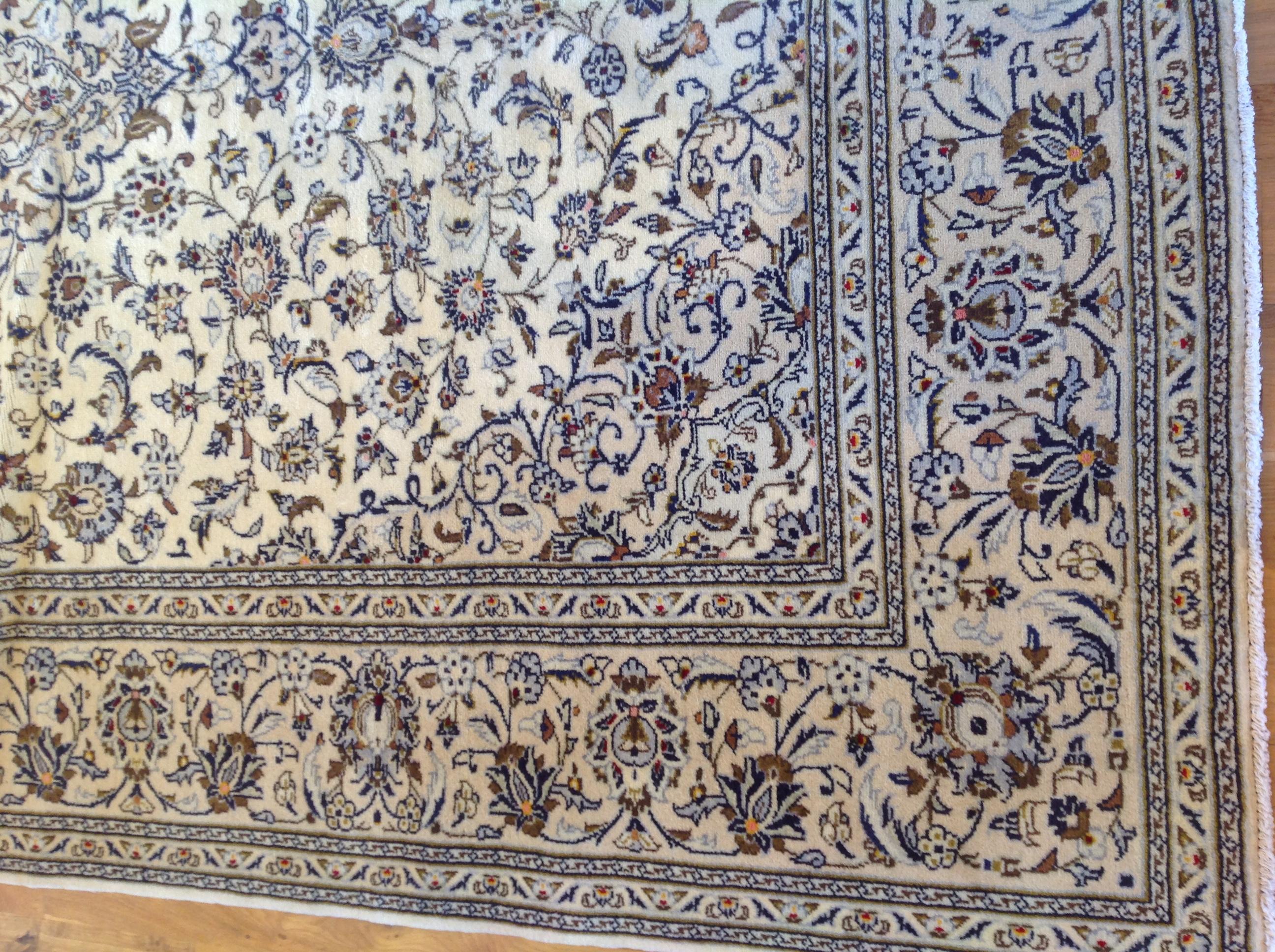 Hand-Knotted Vitage Kashan Rug  For Sale