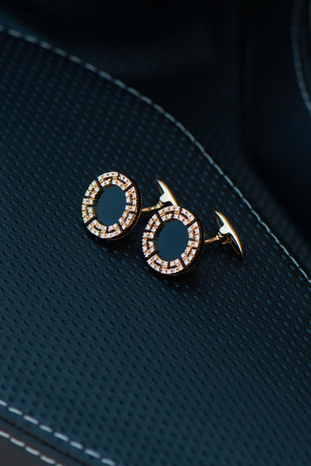 Contemporary 18 Karat Rose Gold Onyx Natural Diamond Cufflinks For Sale