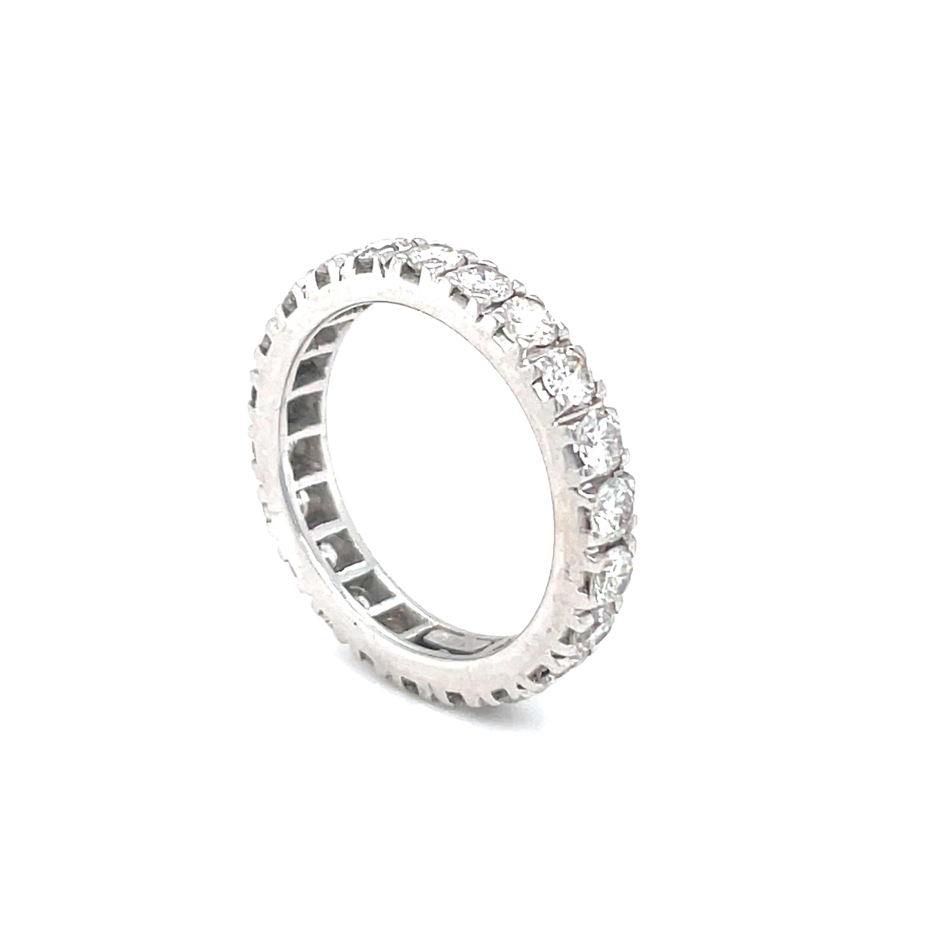 Contemporary 18 Karat White Gold Diamond Band Ring For Sale