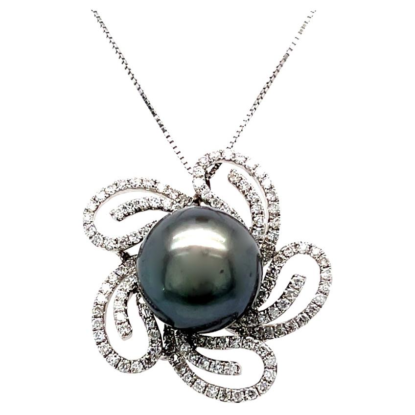 18 Karat White Gold Diamond Black Pearl Necklace