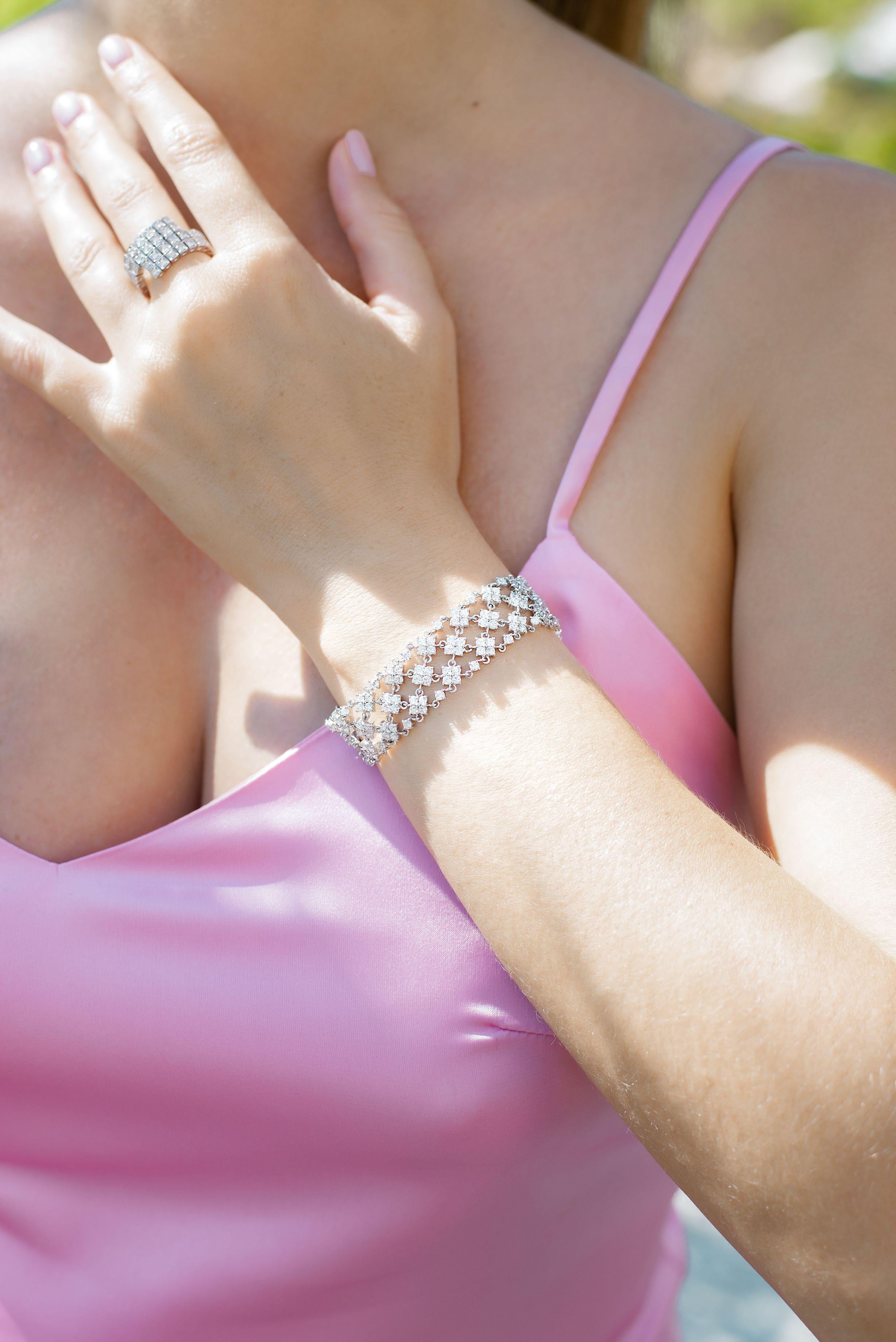 Women's 18 Karat White Gold Diamond Cocktail Ring For Sale
