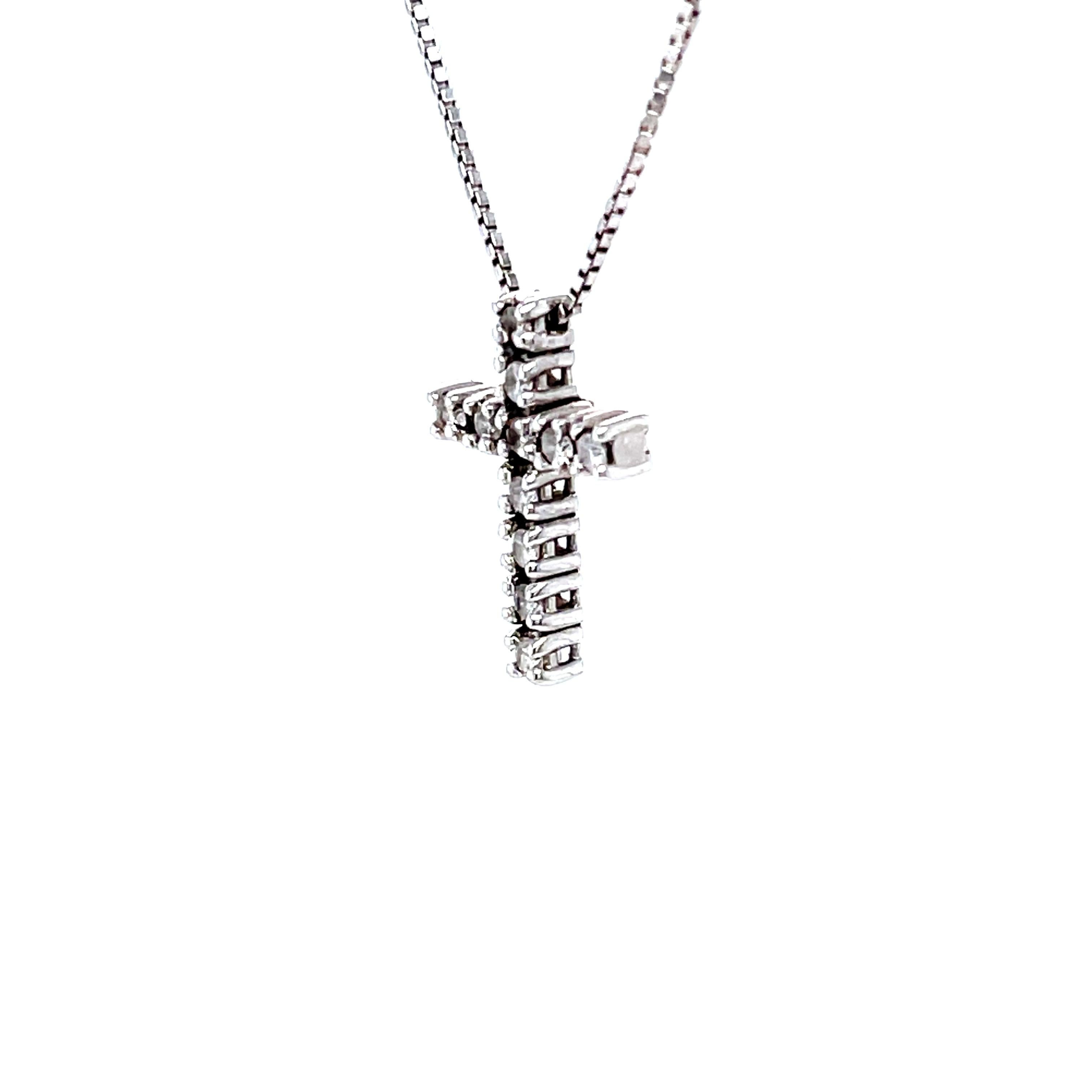 Square Cut 18 Karat White Gold Diamond Cross Pendant For Sale