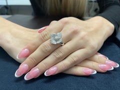 Vitale 1913 18 Karat White Gold Diamond Flower Ring