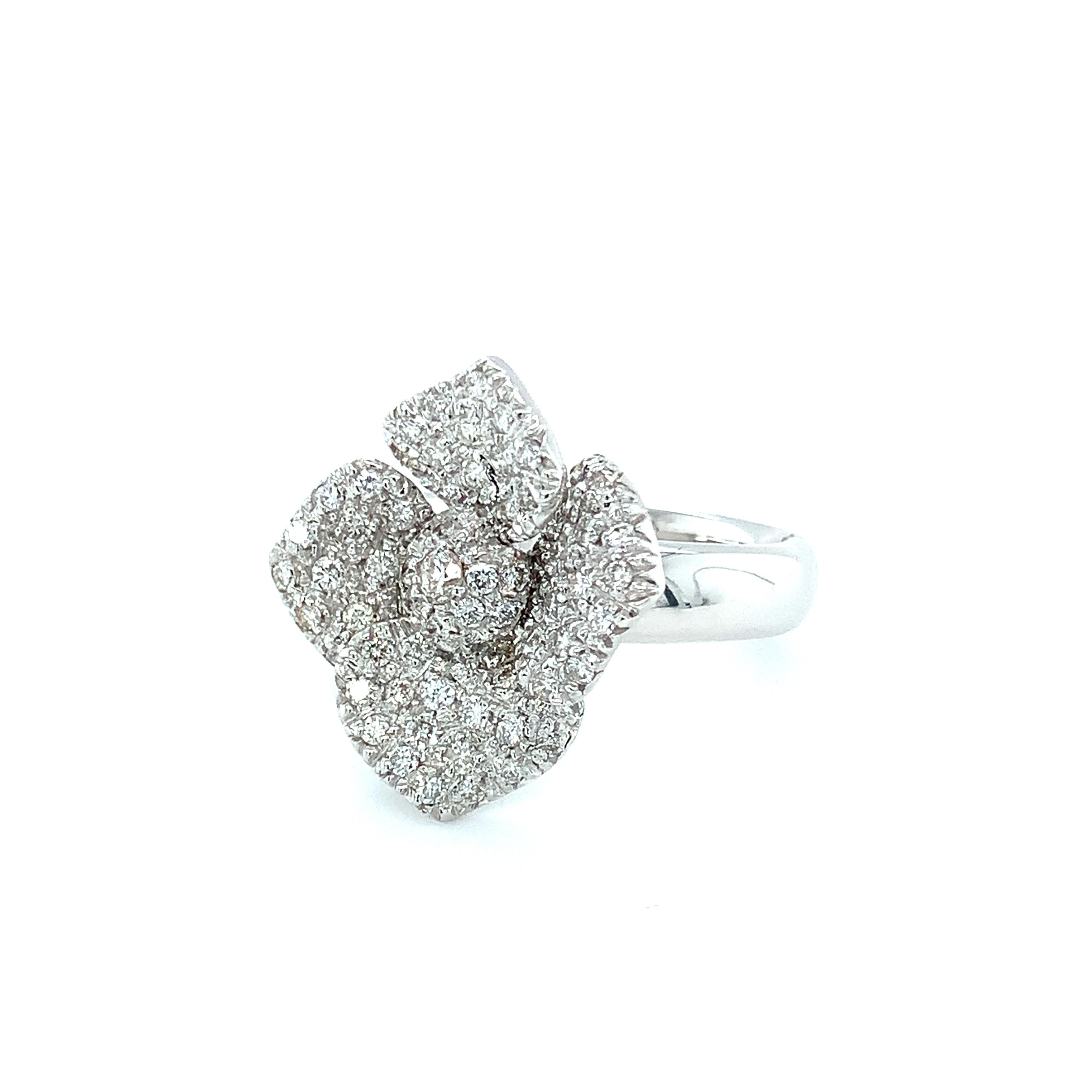 Contemporary Vitale 1913 18 Karat White Gold Diamond Flower Ring For Sale