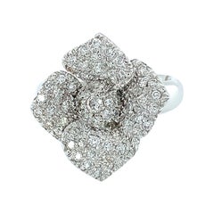 Vitale 1913 18 Karat White Gold Diamond Flower Ring
