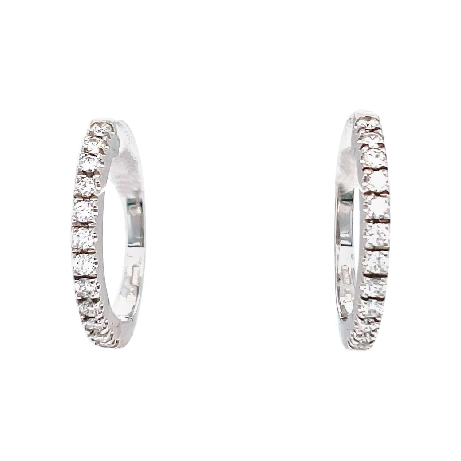 18 Karat White Gold Diamond Earrings For Sale at 1stDibs