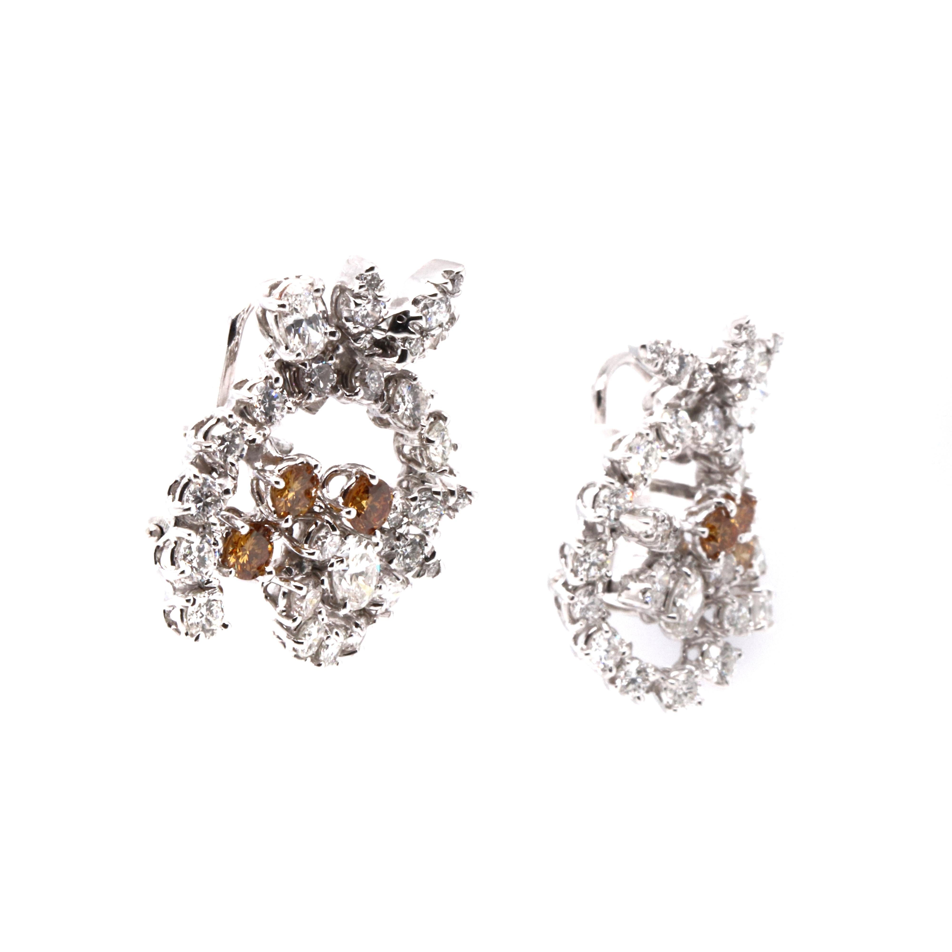 Contemporary Vitale 1913 18 Karat White Gold Diamond Stud Earrings For Sale