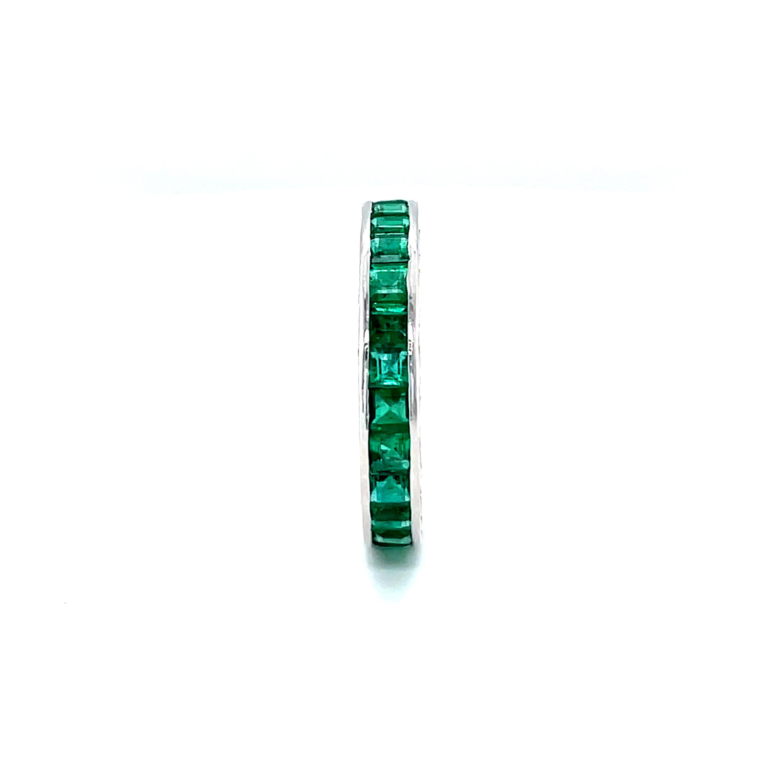 Contemporary Divine Emerald Band Ring