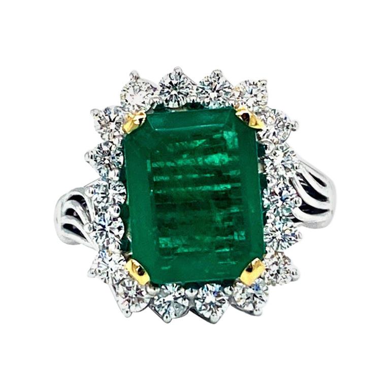 18 Karat White Gold Emerald Diamond Cocktail Ring
