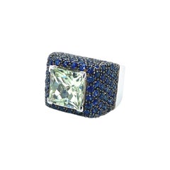 18 Karat White Gold Green Beryl Blue Sapphire Signet Ring