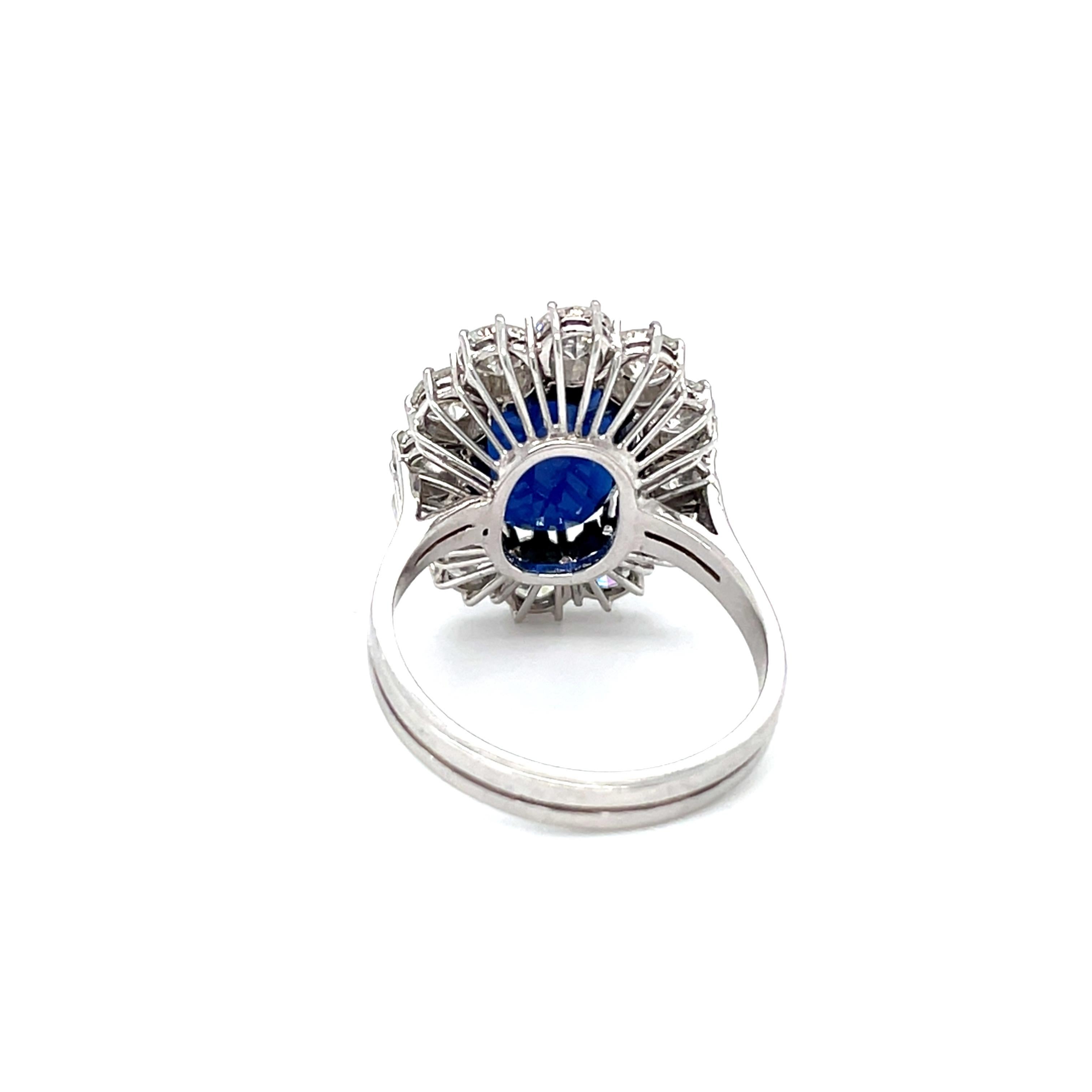 18 Karat White Gold Sapphire Diamond Cocktail Ring For Sale 1