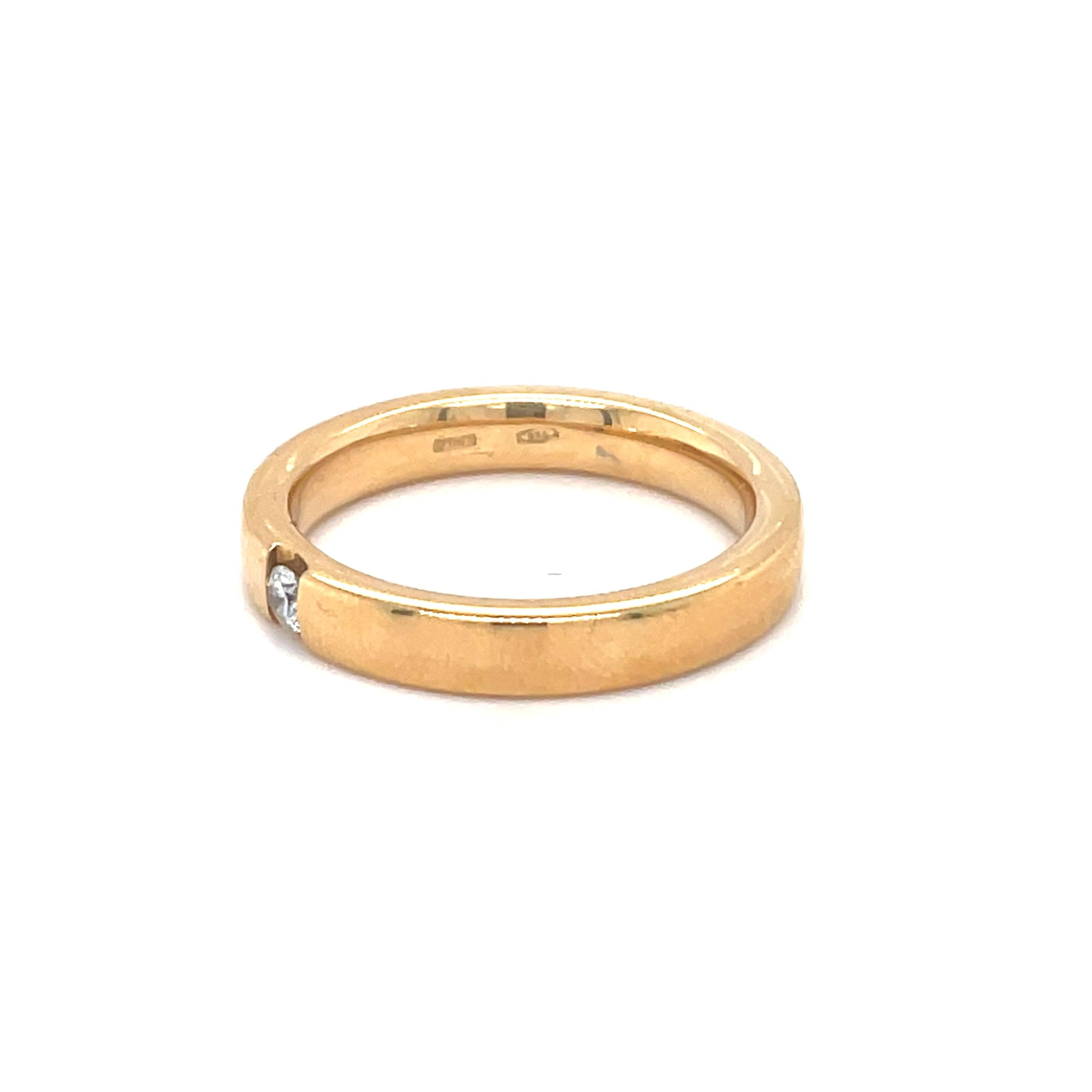 Contemporary Vitale 1913 18 Karat Yellow Gold Diamond Band Ring For Sale