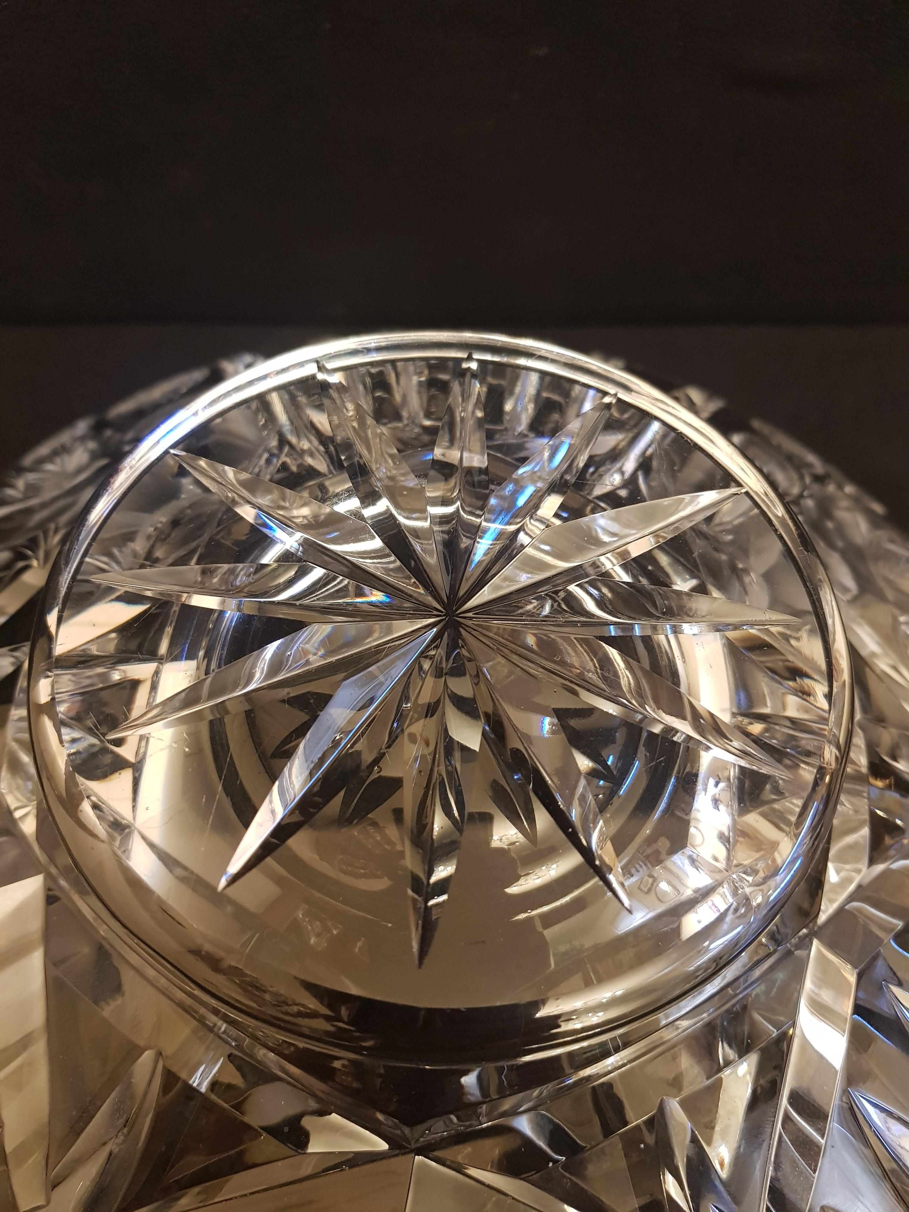 Vitange Bohemian Crystal Hand Deep Cut Large Bowl In Excellent Condition For Sale In Grantham, GB