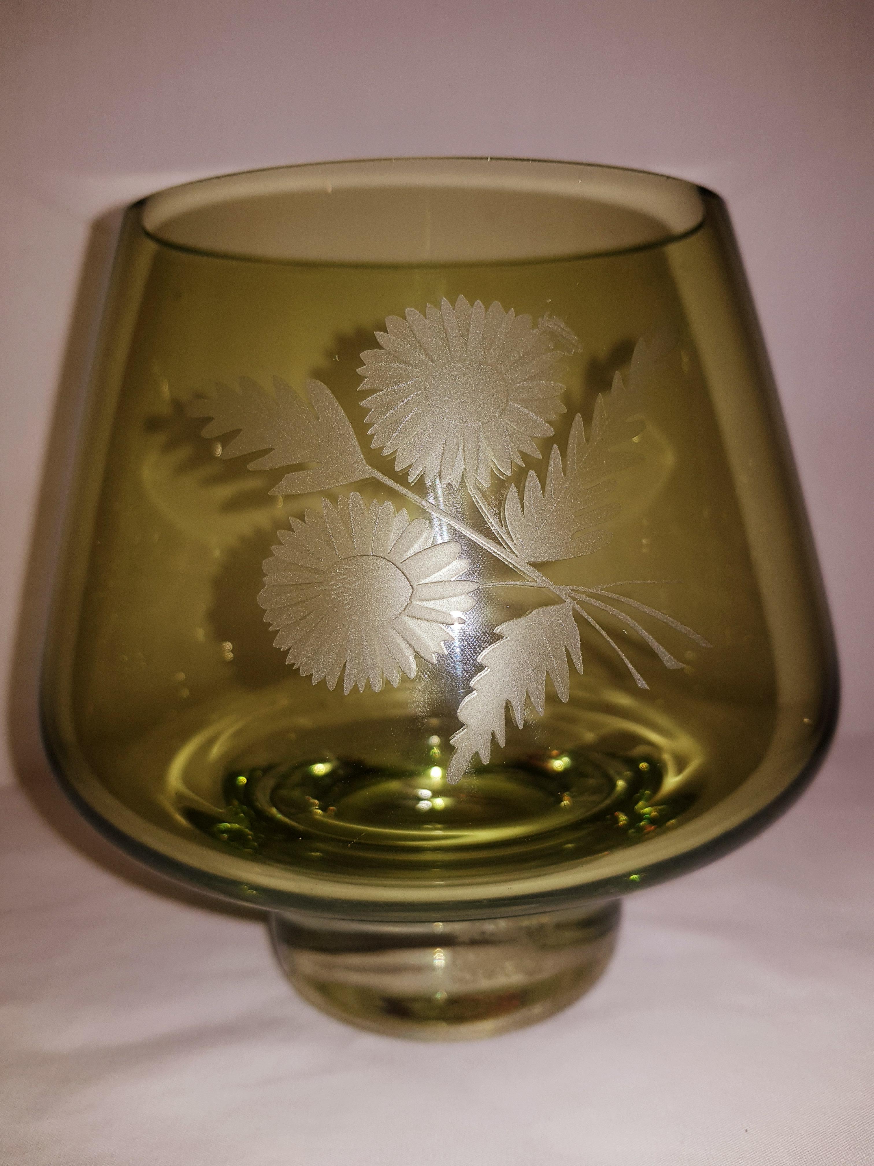 Beautiful vitange Caithness engraved and signed vase brilliant condition.