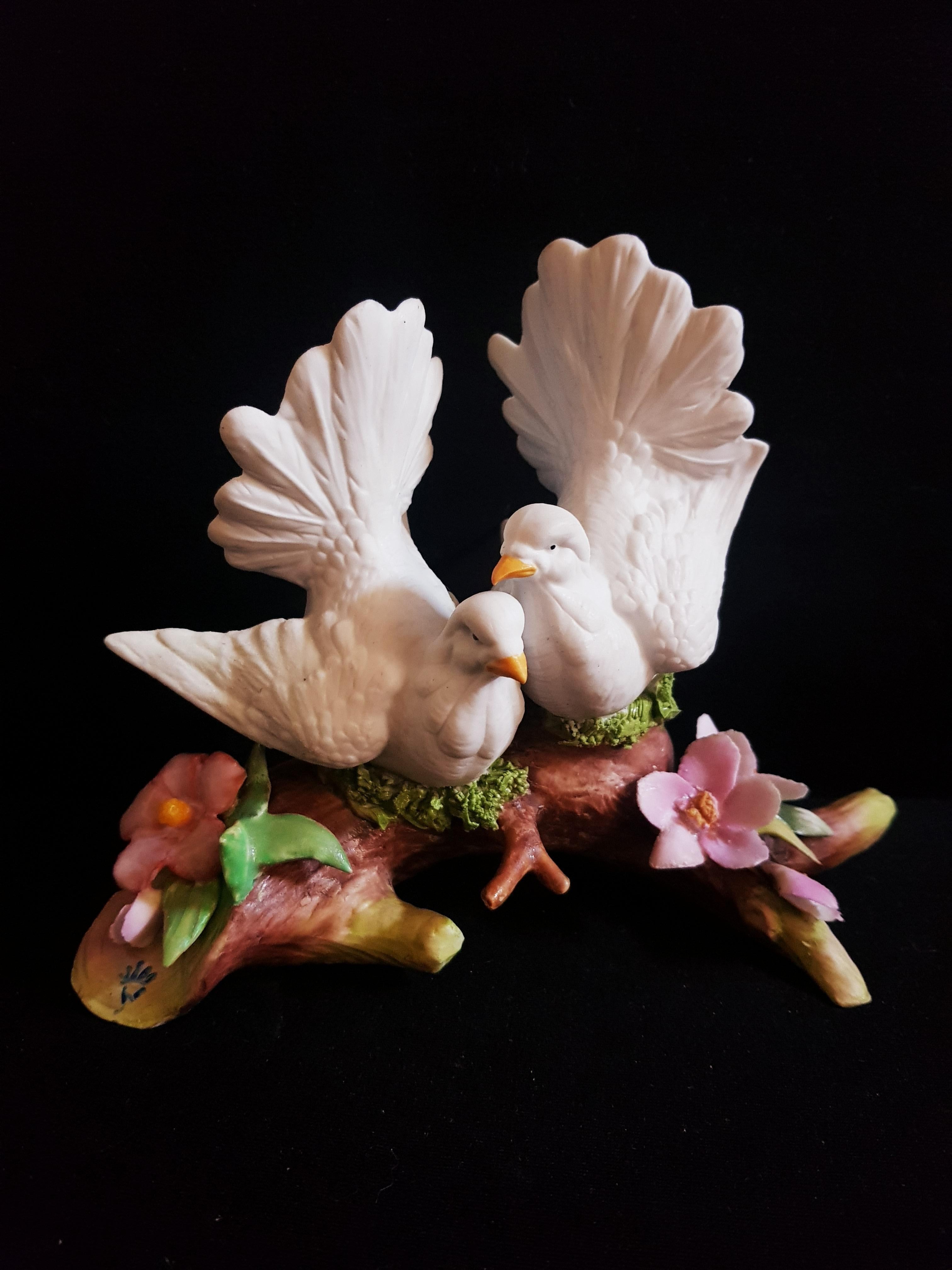 Beautiful vintage Capodimonte ceramic birds on the branch, brilliant condition.