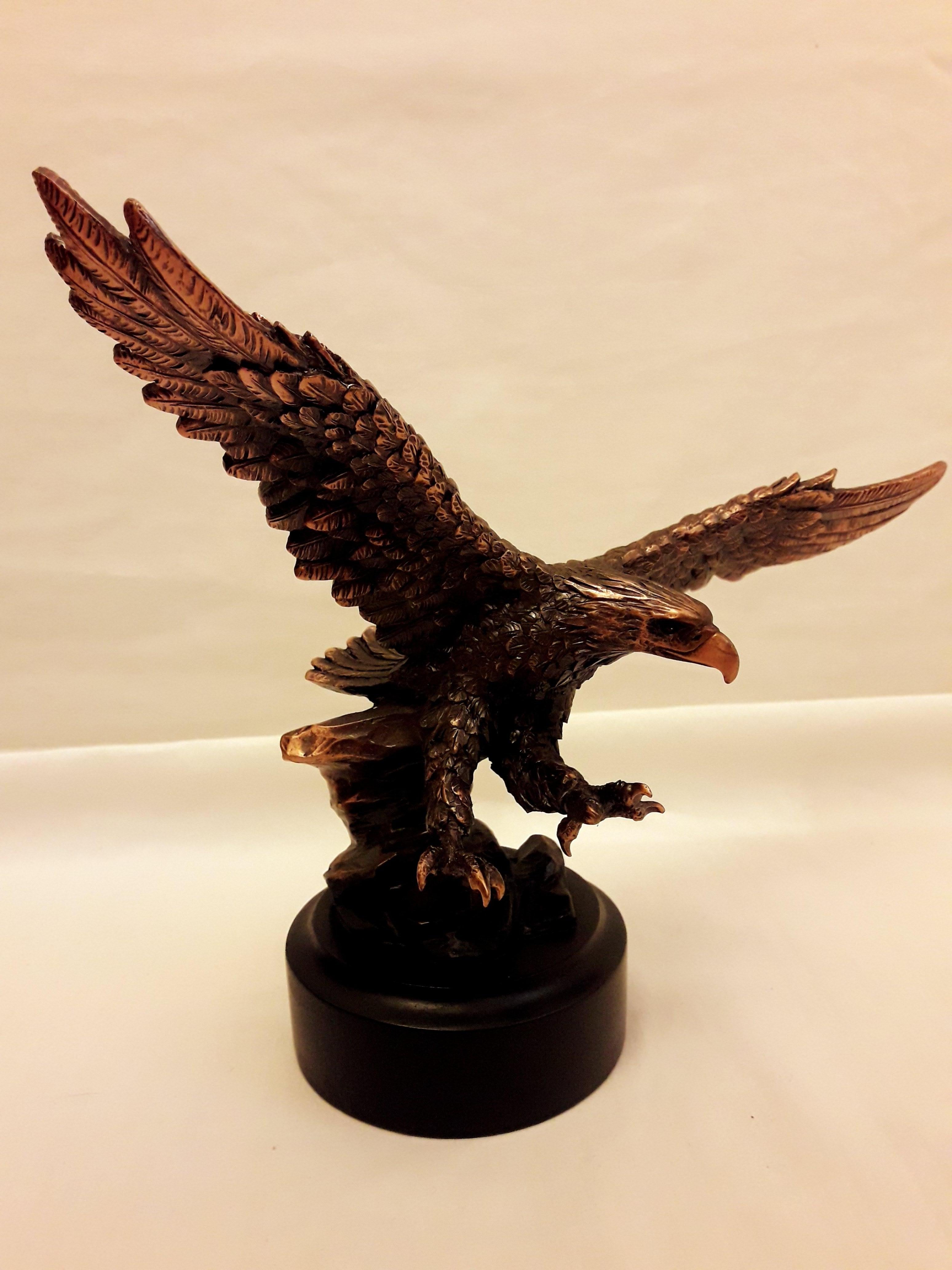 Vitange Eagle Sculpture Copper Plated In Excellent Condition For Sale In Grantham, GB